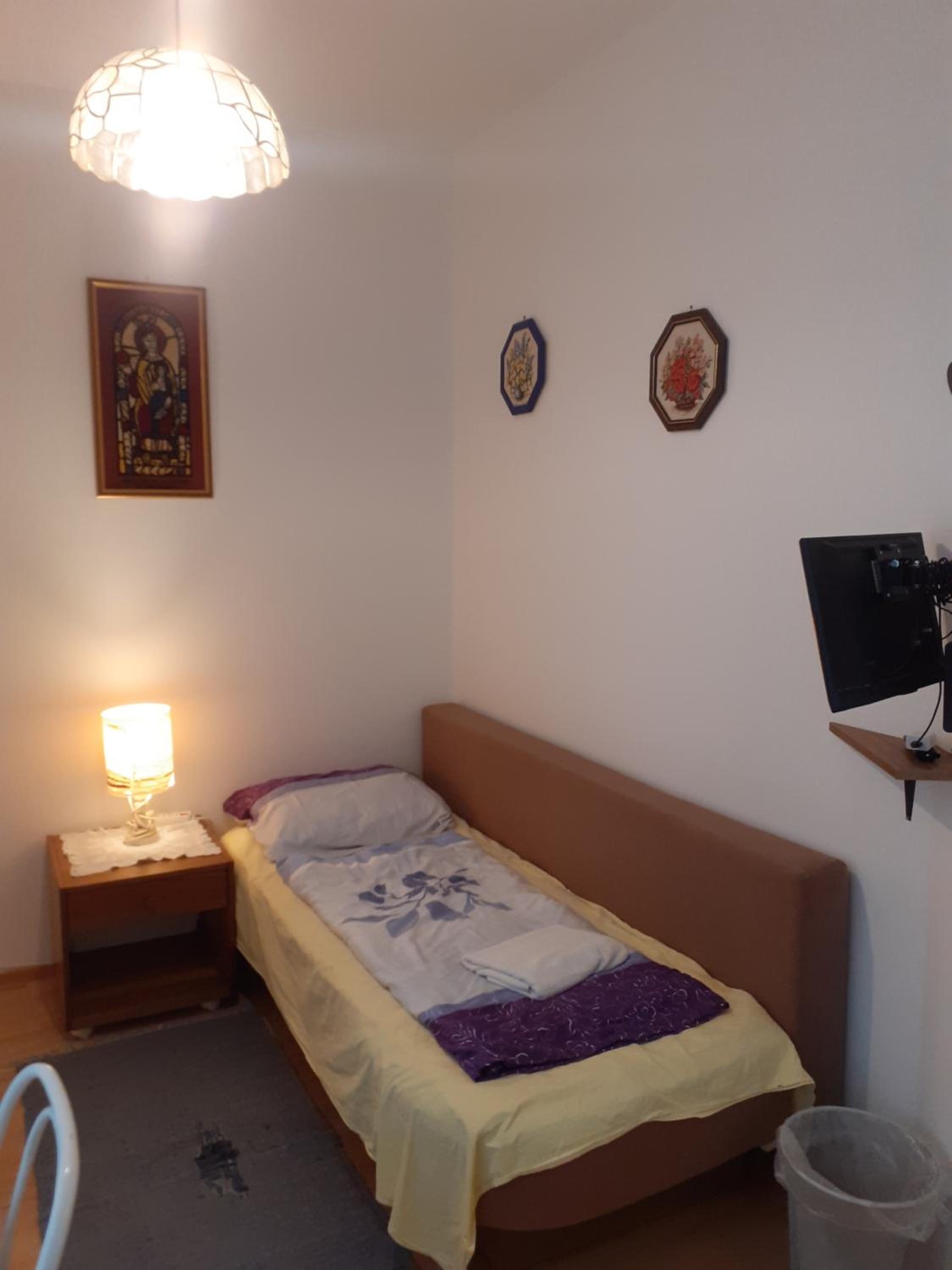 HappyHostel