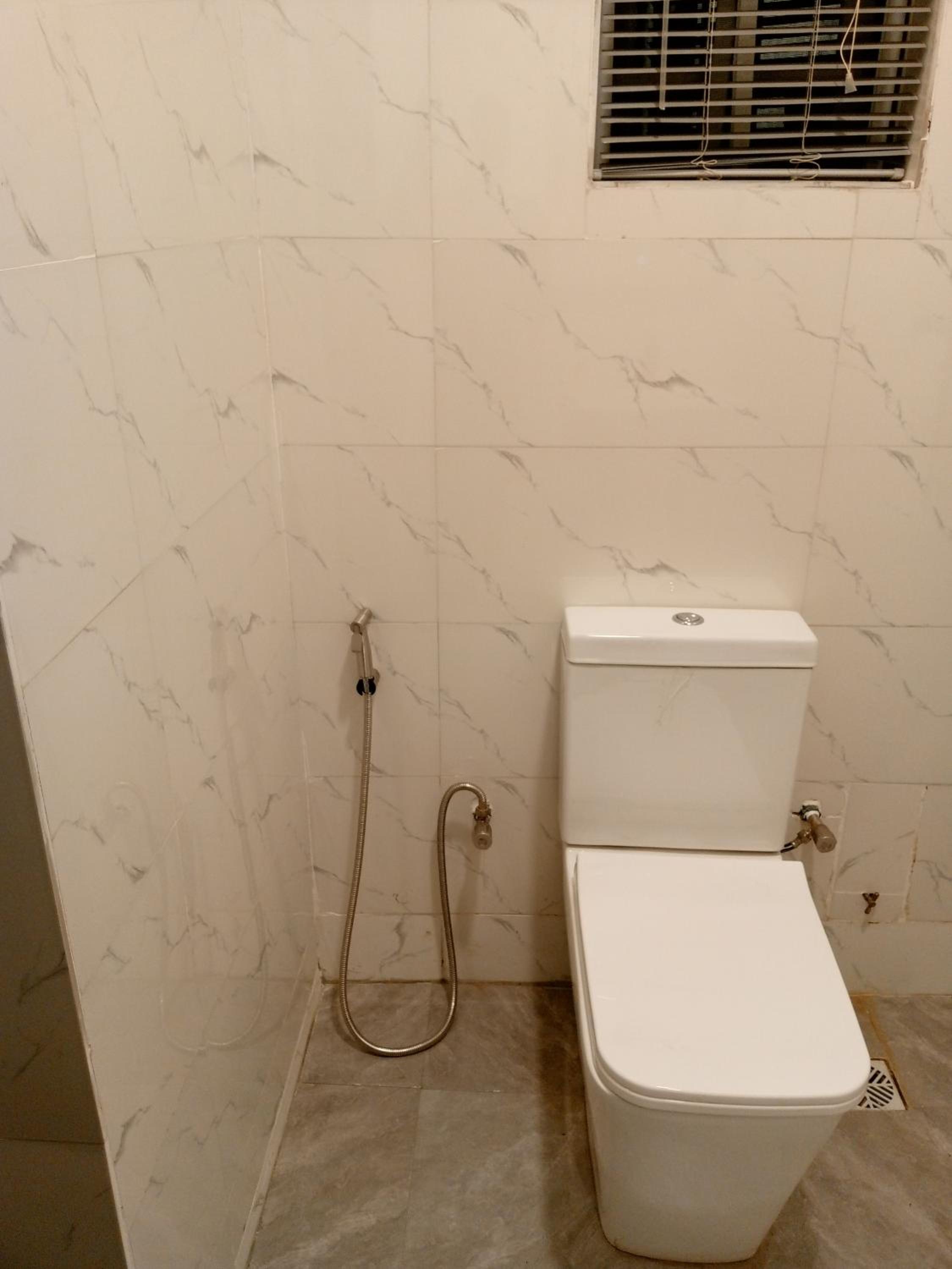 Inviting 2-Bed Apt with Parking in Ifako-Ijaiye view 2