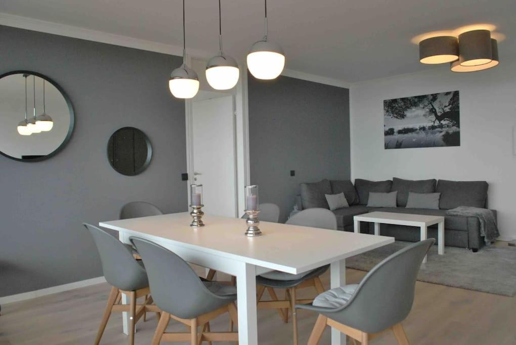 Skyline Appartement mit Pool and Netflix
