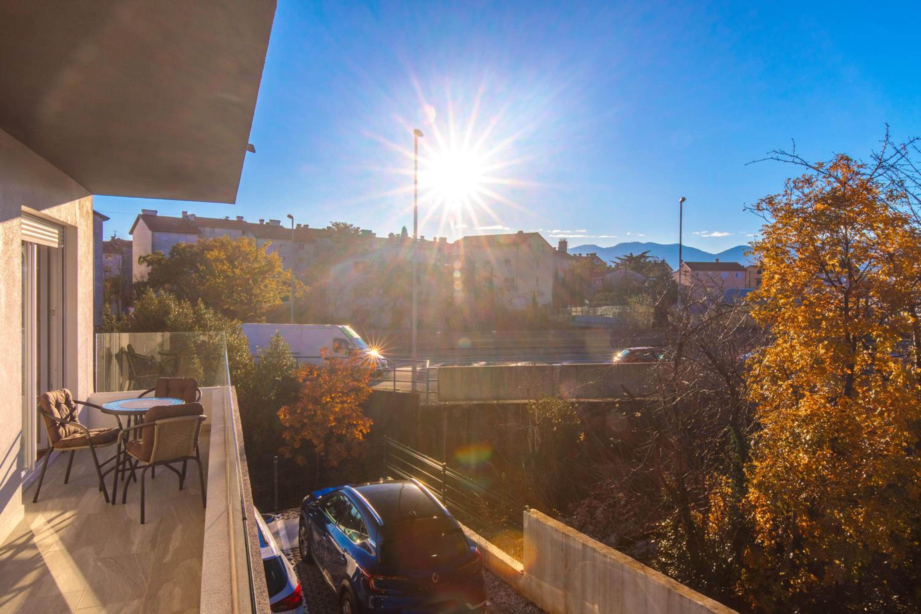 Comfortable and modern apartment close to town Rijeka view 5