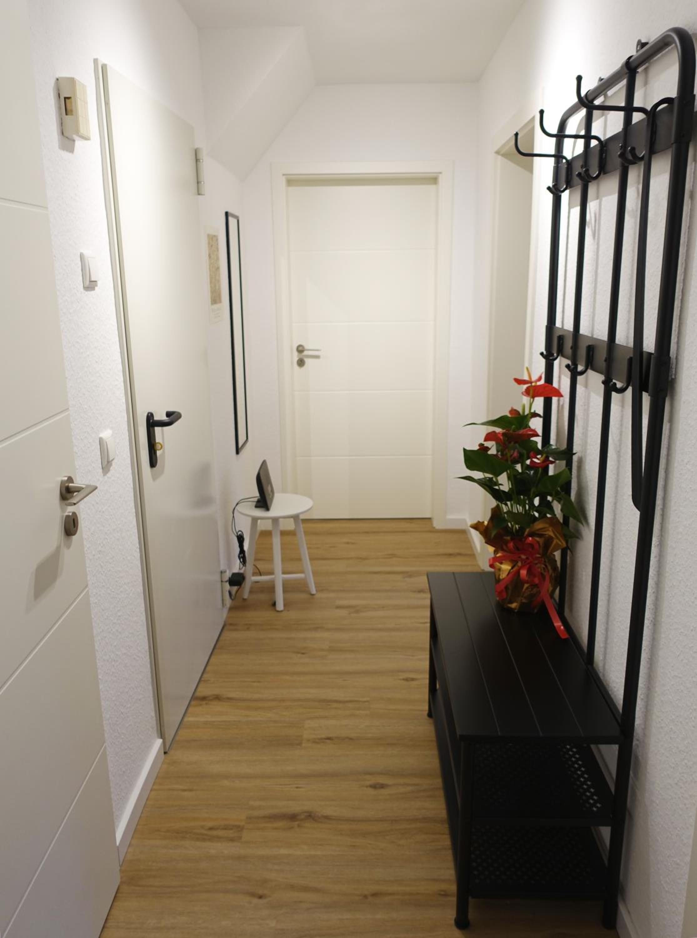 Big flat with fresh renovation, free parking, SonyPS, Netflix