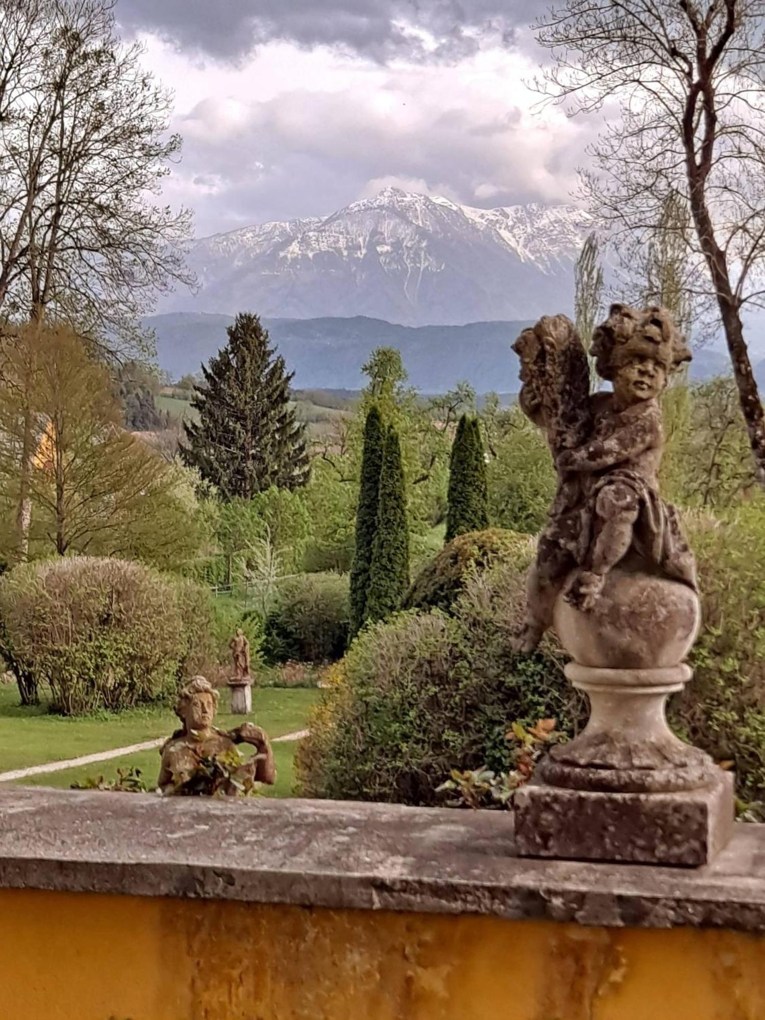 Ferienwohnung Ottmanach Schlosshof