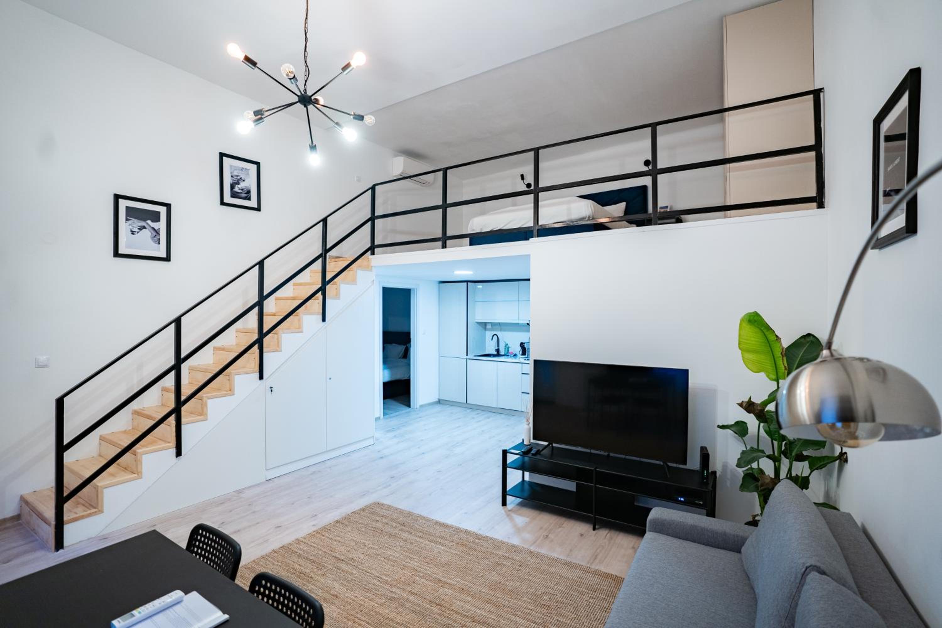 Downtown Suite