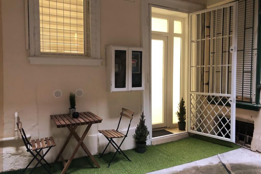 Amélie apartment by NW view 3