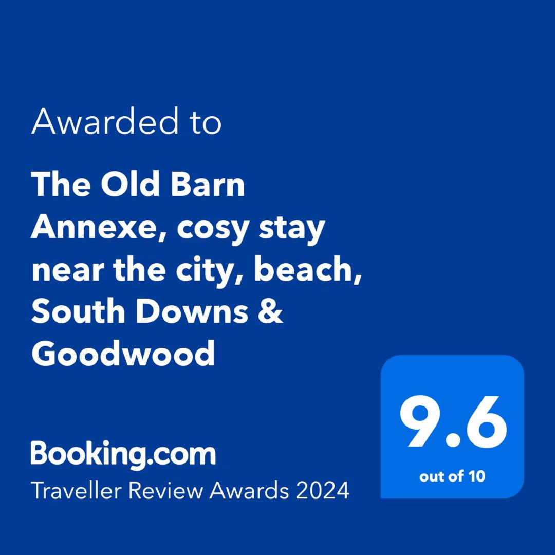 The Old Barn Annexe, cosy stay, close drive to city, beach, South Downs & Goodwood view 2