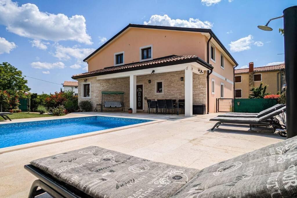 Villa SA-RA by Briskva view 4