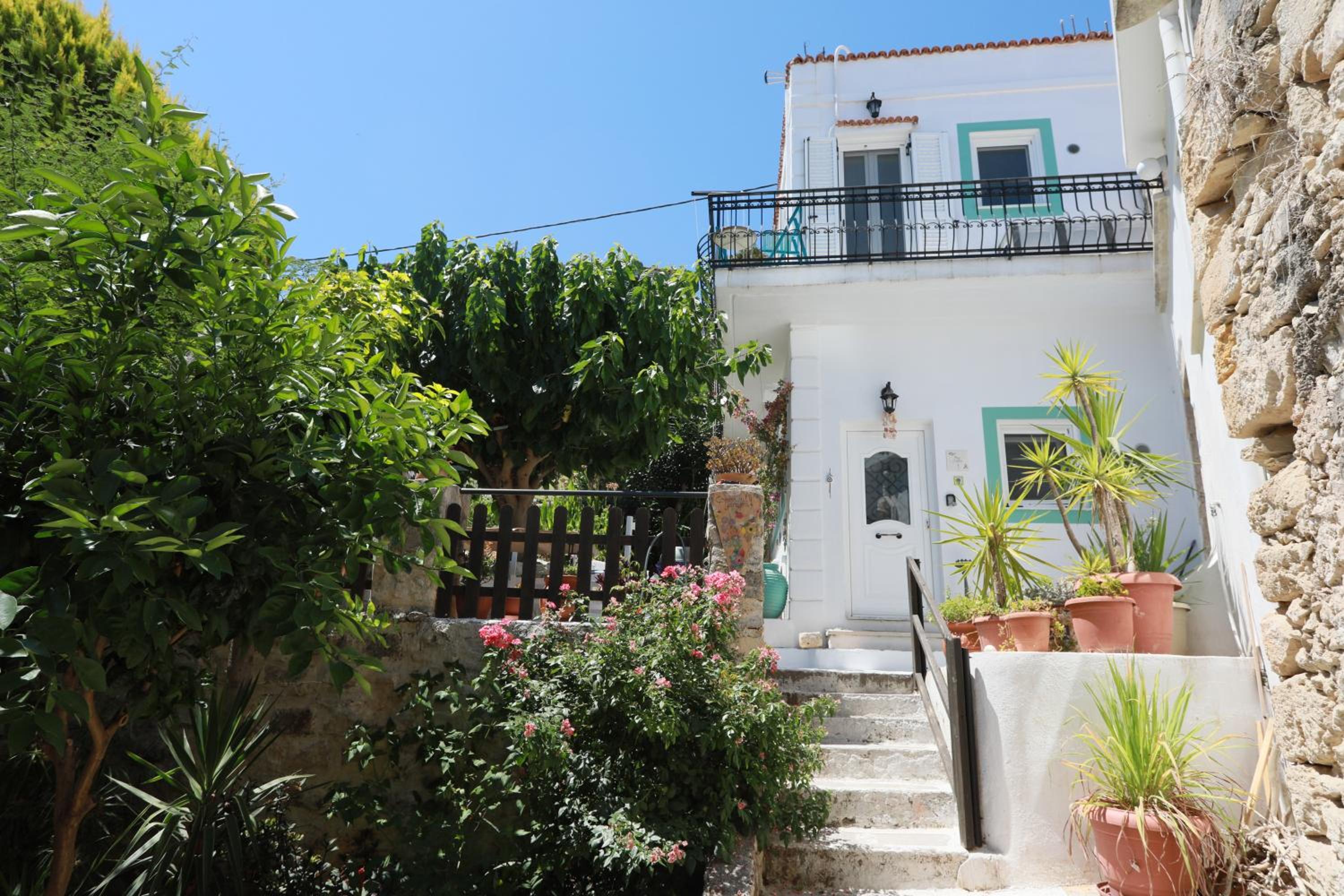 Ravi Boutique Home - 1 minute walk from beach view 2