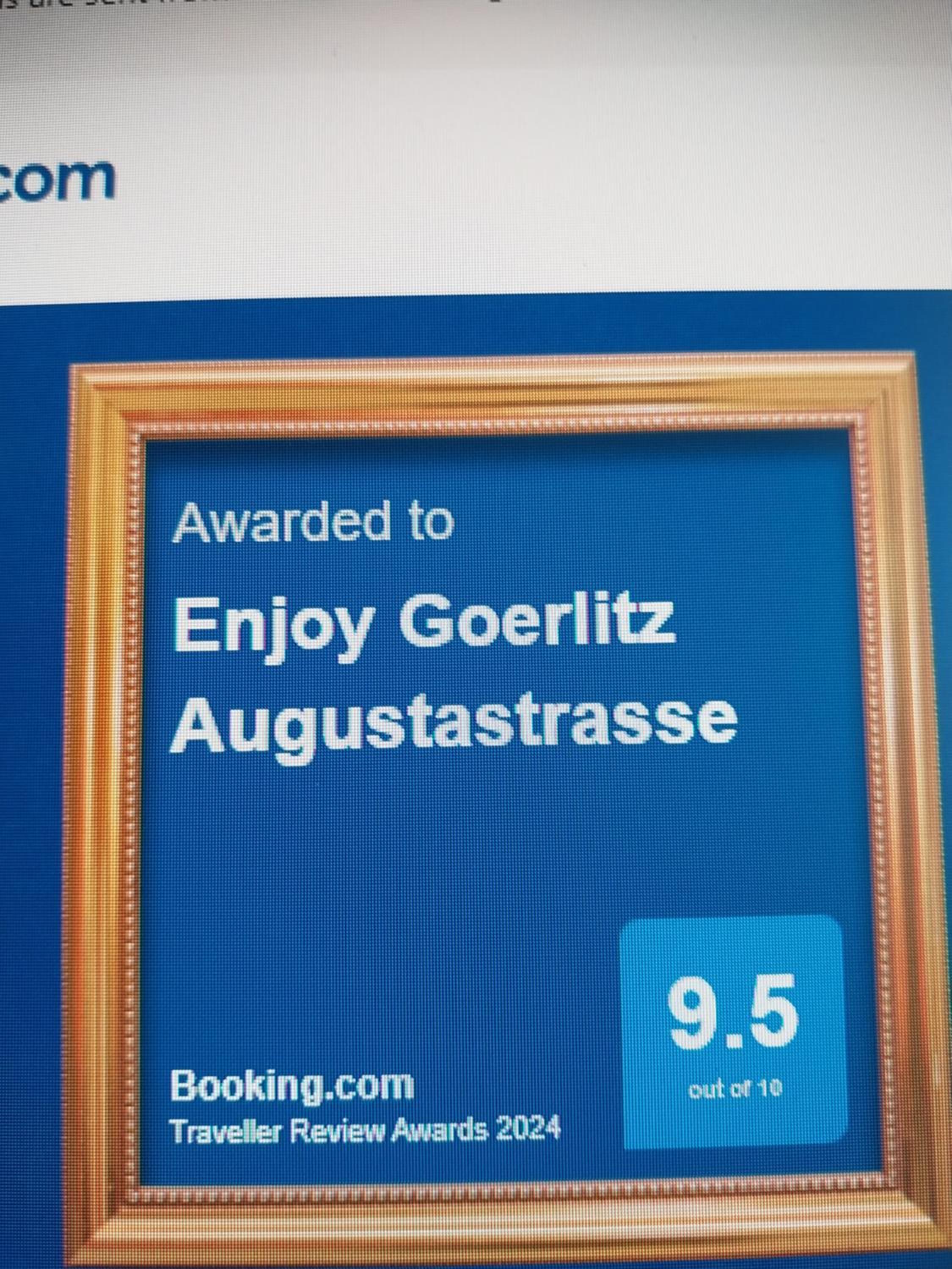 Enjoy Goerlitz Augustastrasse Parkplatz und Balkon