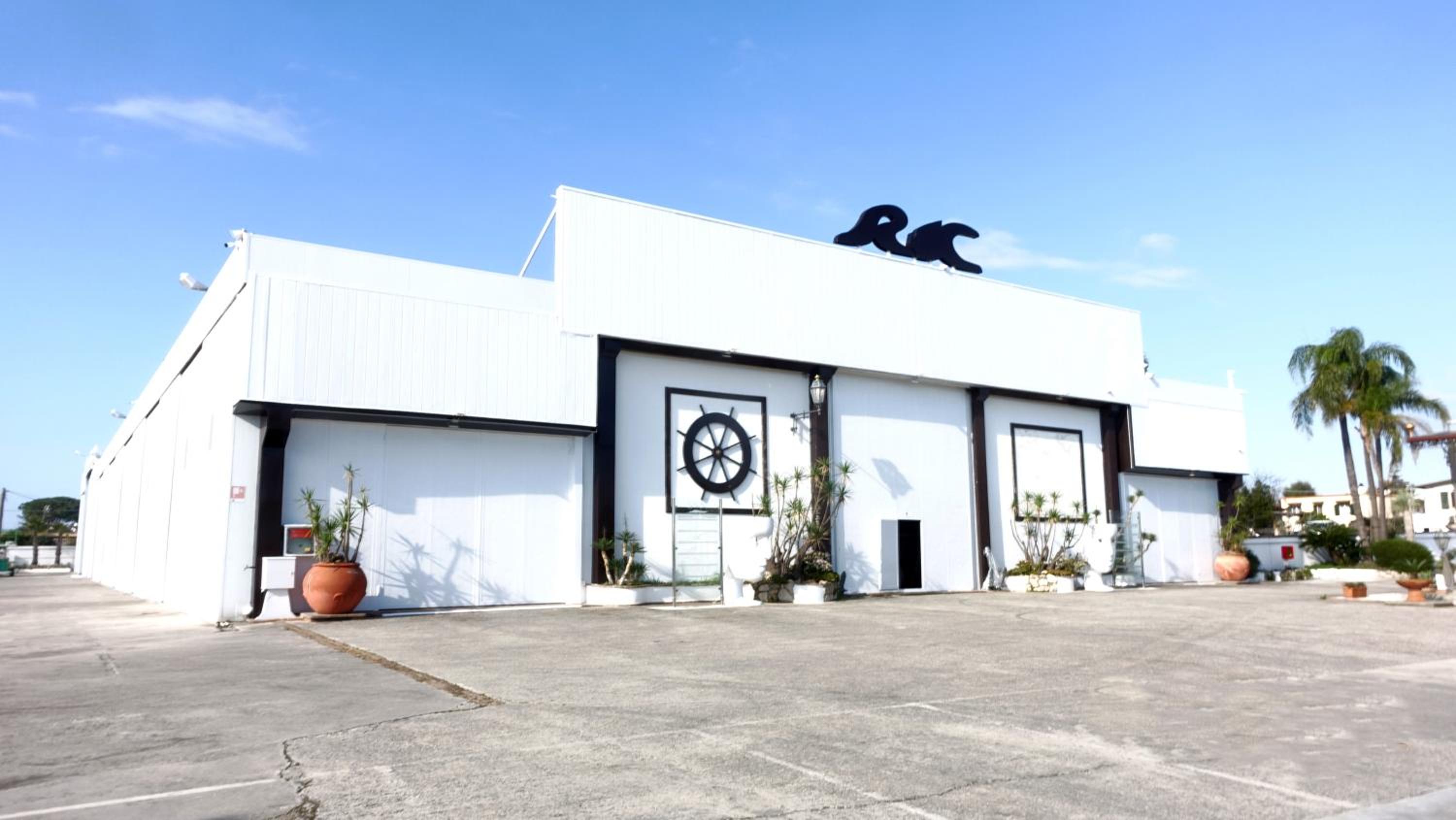 Hotel Female Resort - Image 1