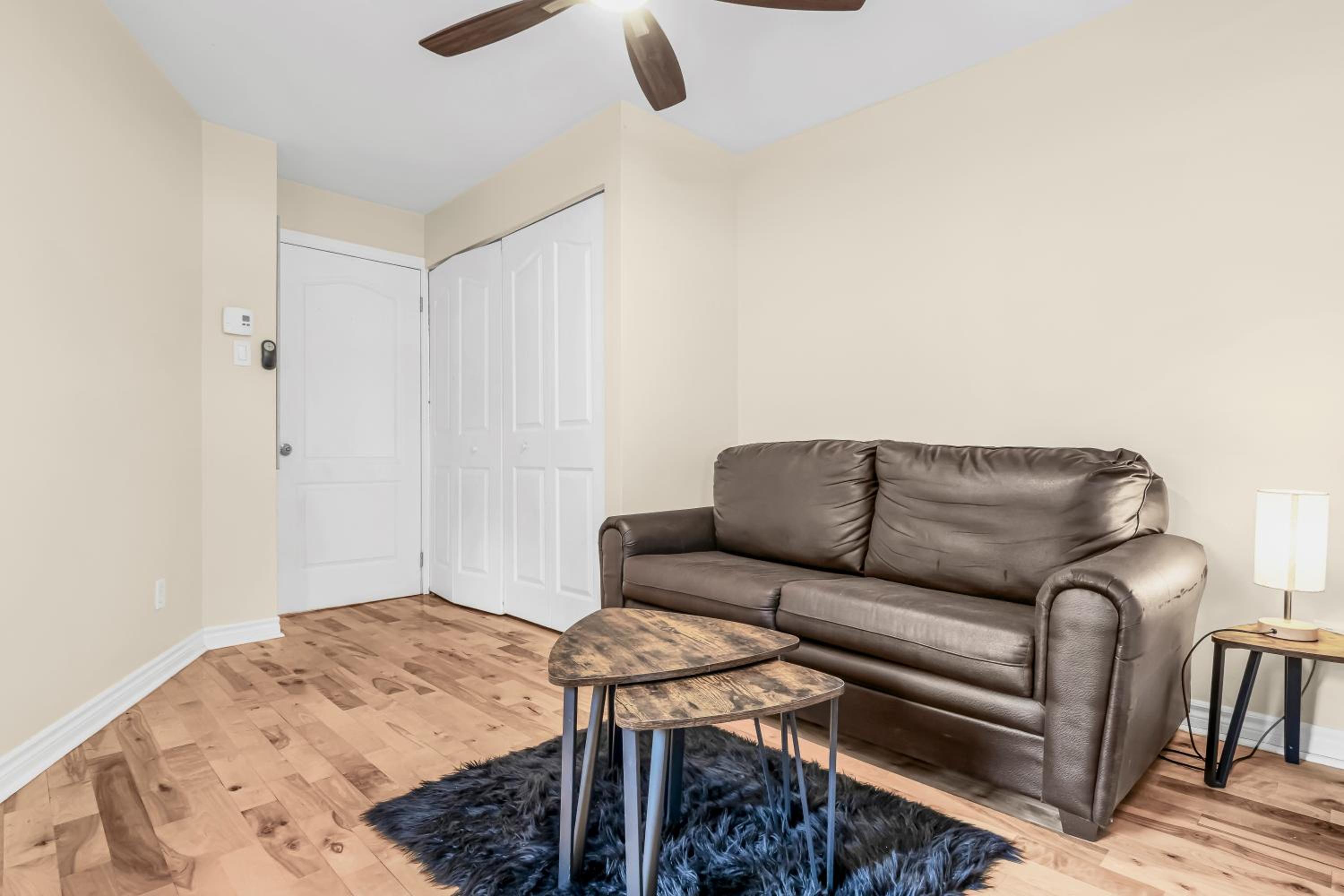 DUPLEX FOR GROUP STAY_MONT-ROYAL