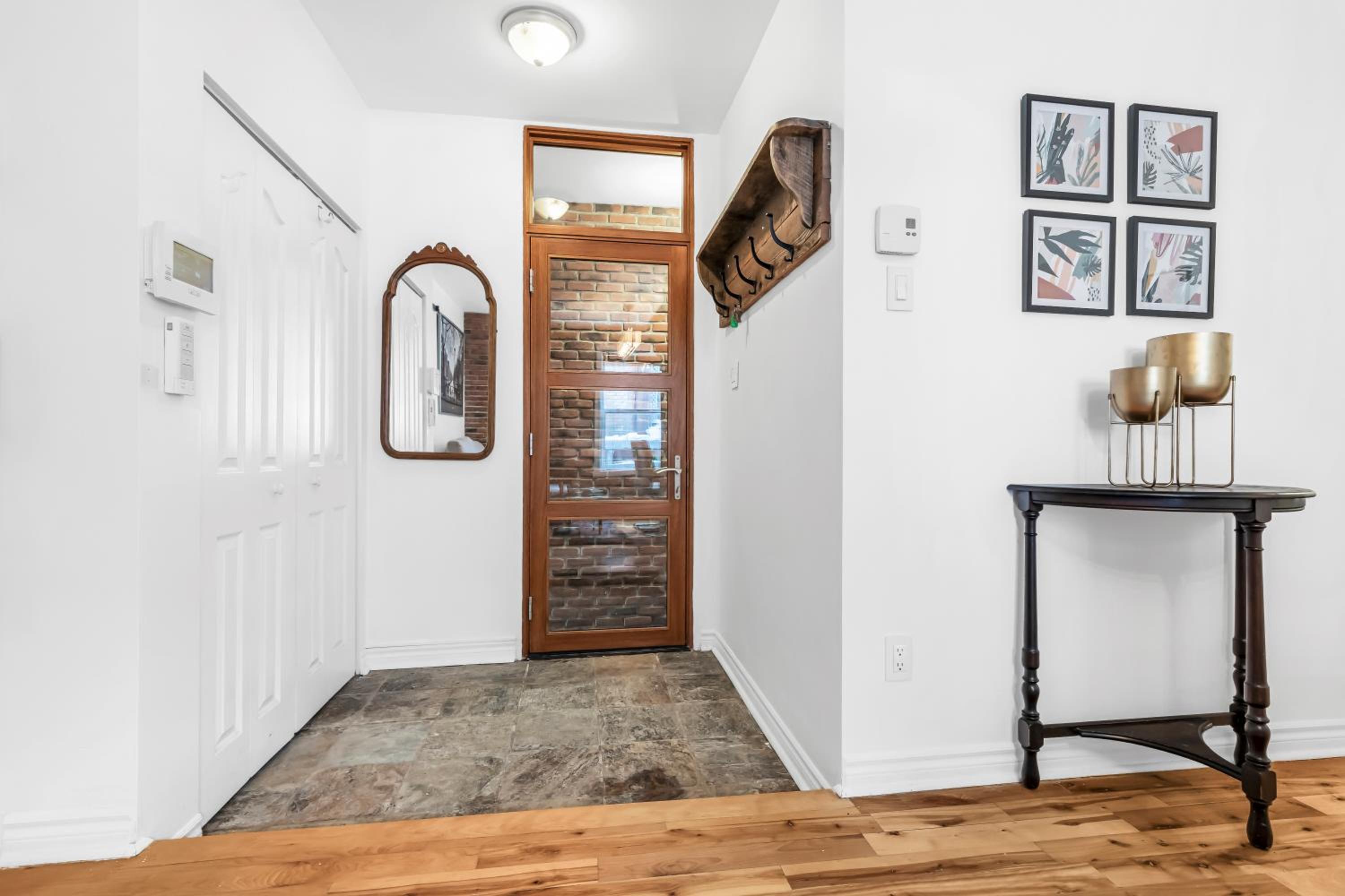 DUPLEX FOR GROUP STAY_MONT-ROYAL
