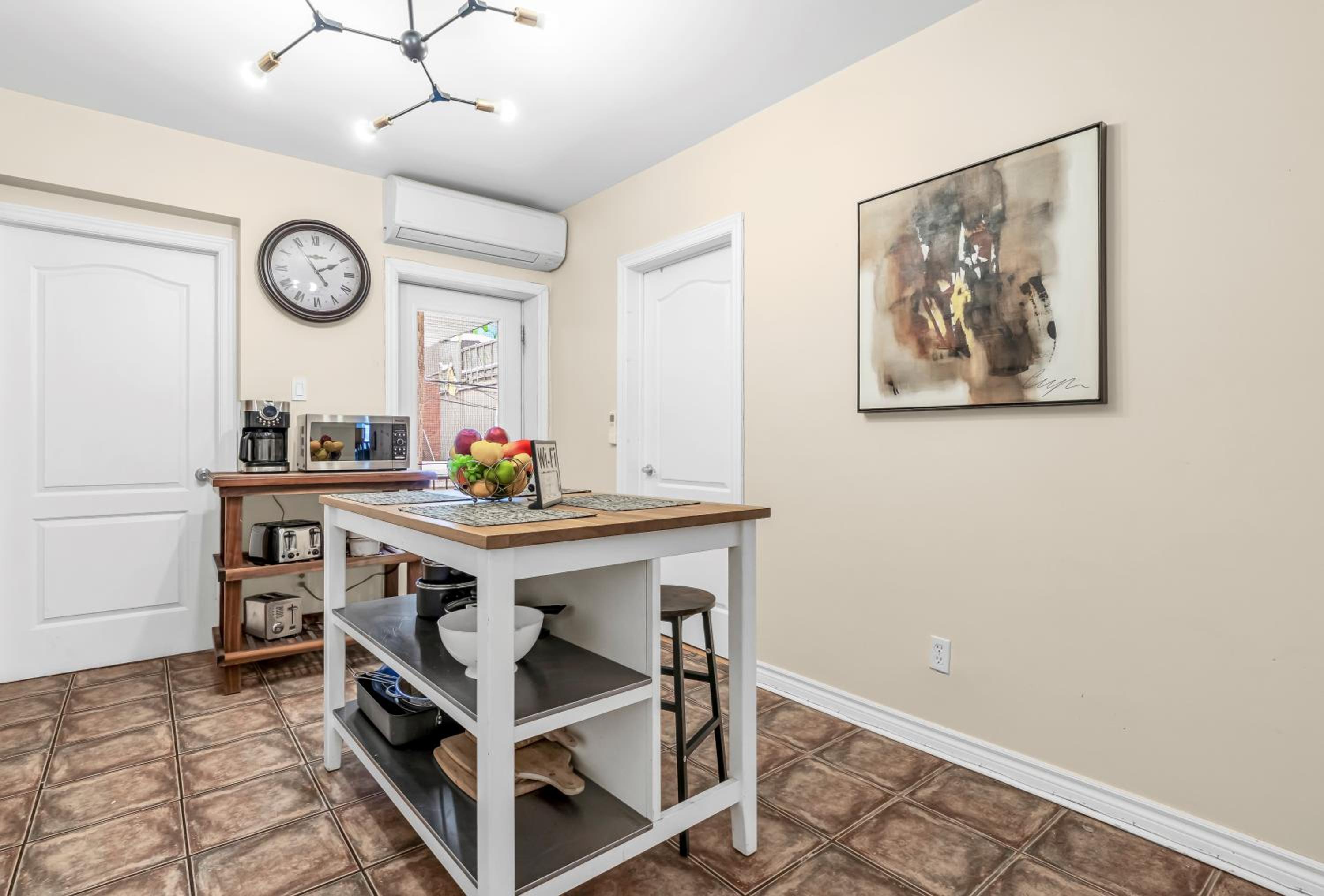 DUPLEX FOR GROUP STAY_MONT-ROYAL