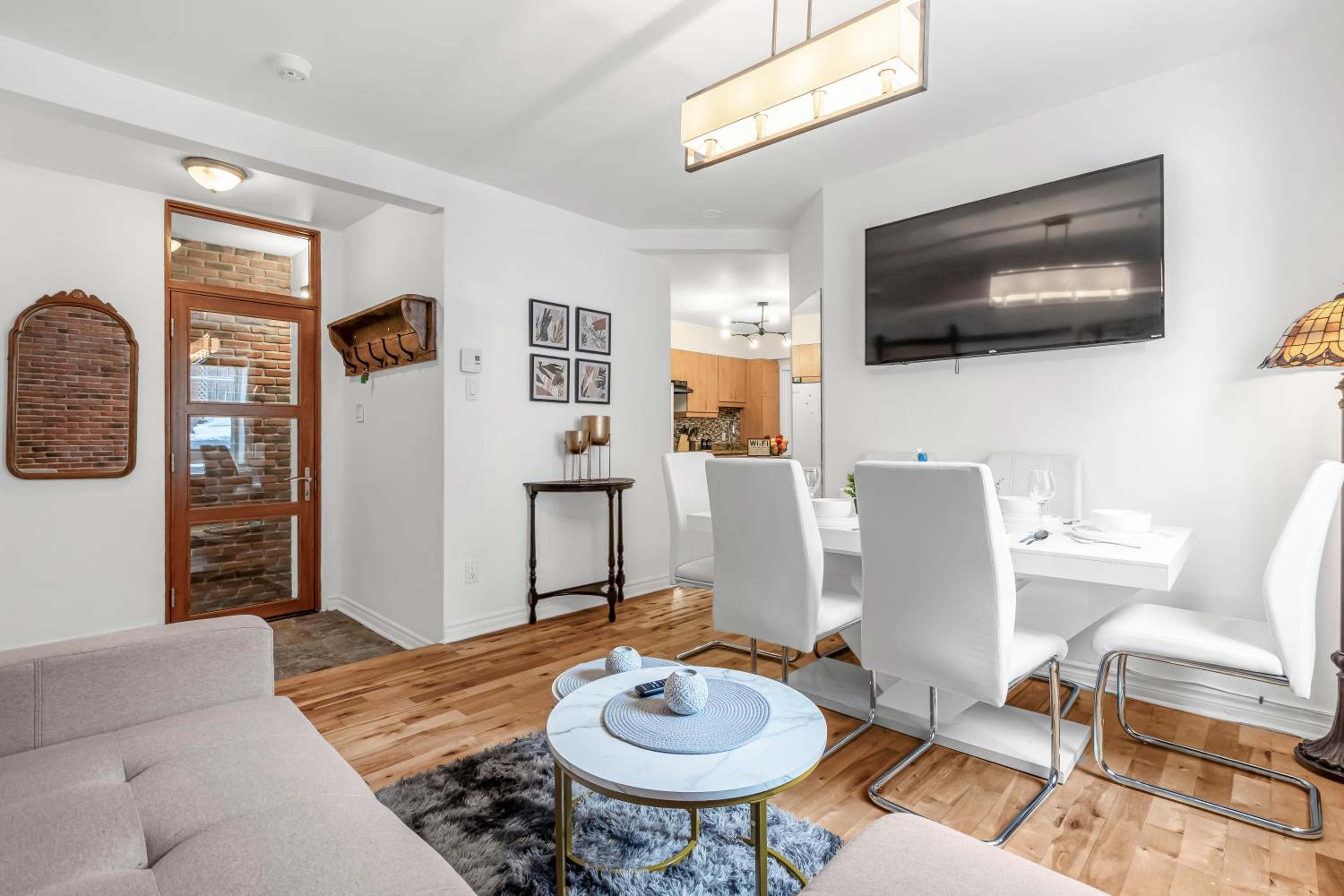 DUPLEX FOR GROUP STAY_MONT-ROYAL