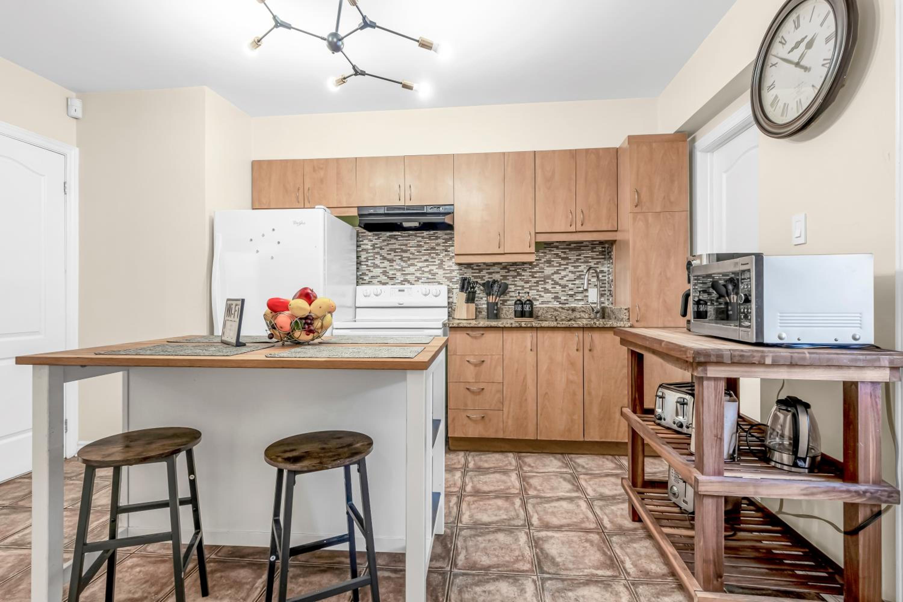 DUPLEX FOR GROUP STAY_MONT-ROYAL