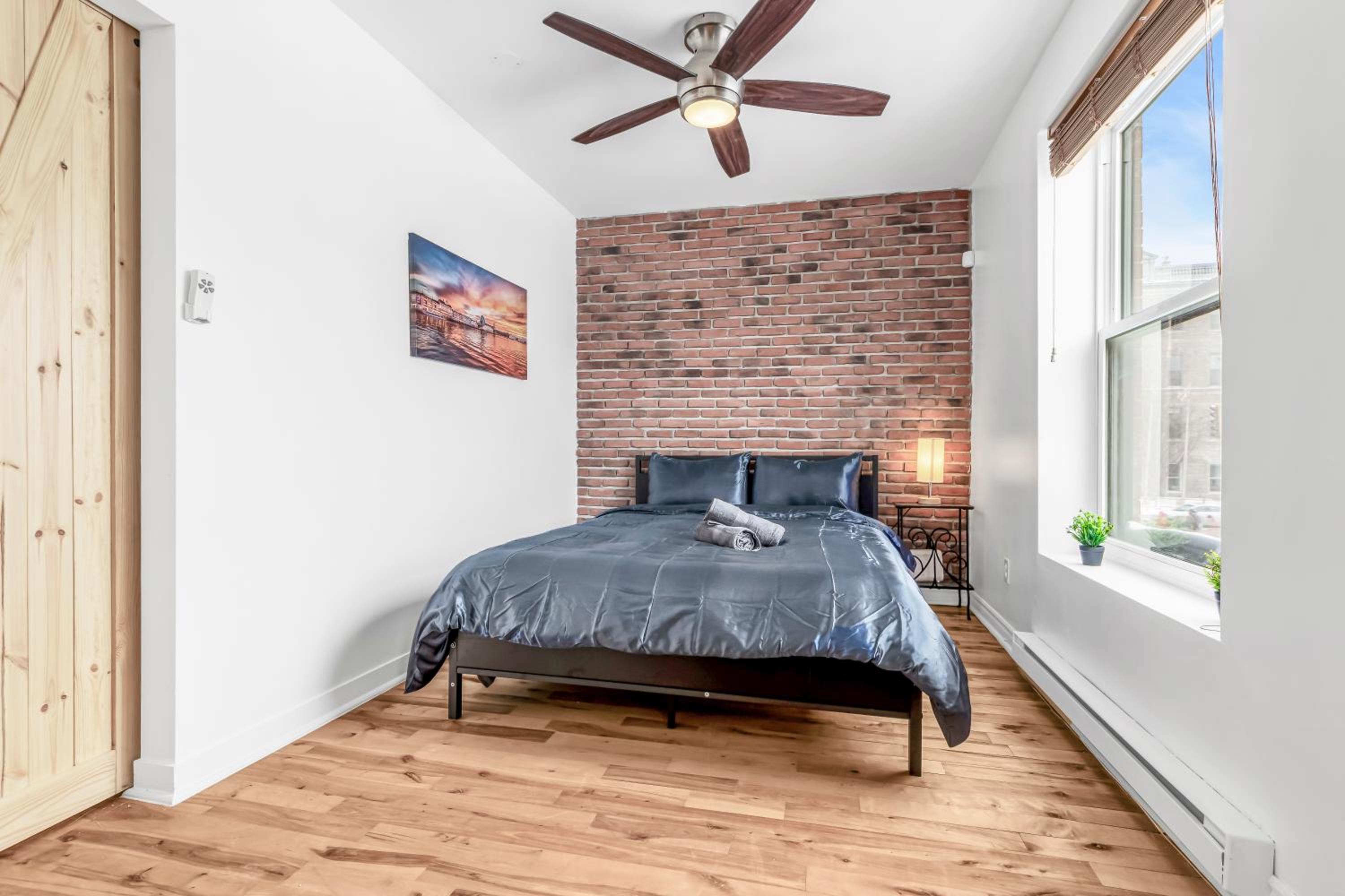 DUPLEX FOR GROUP STAY_MONT-ROYAL