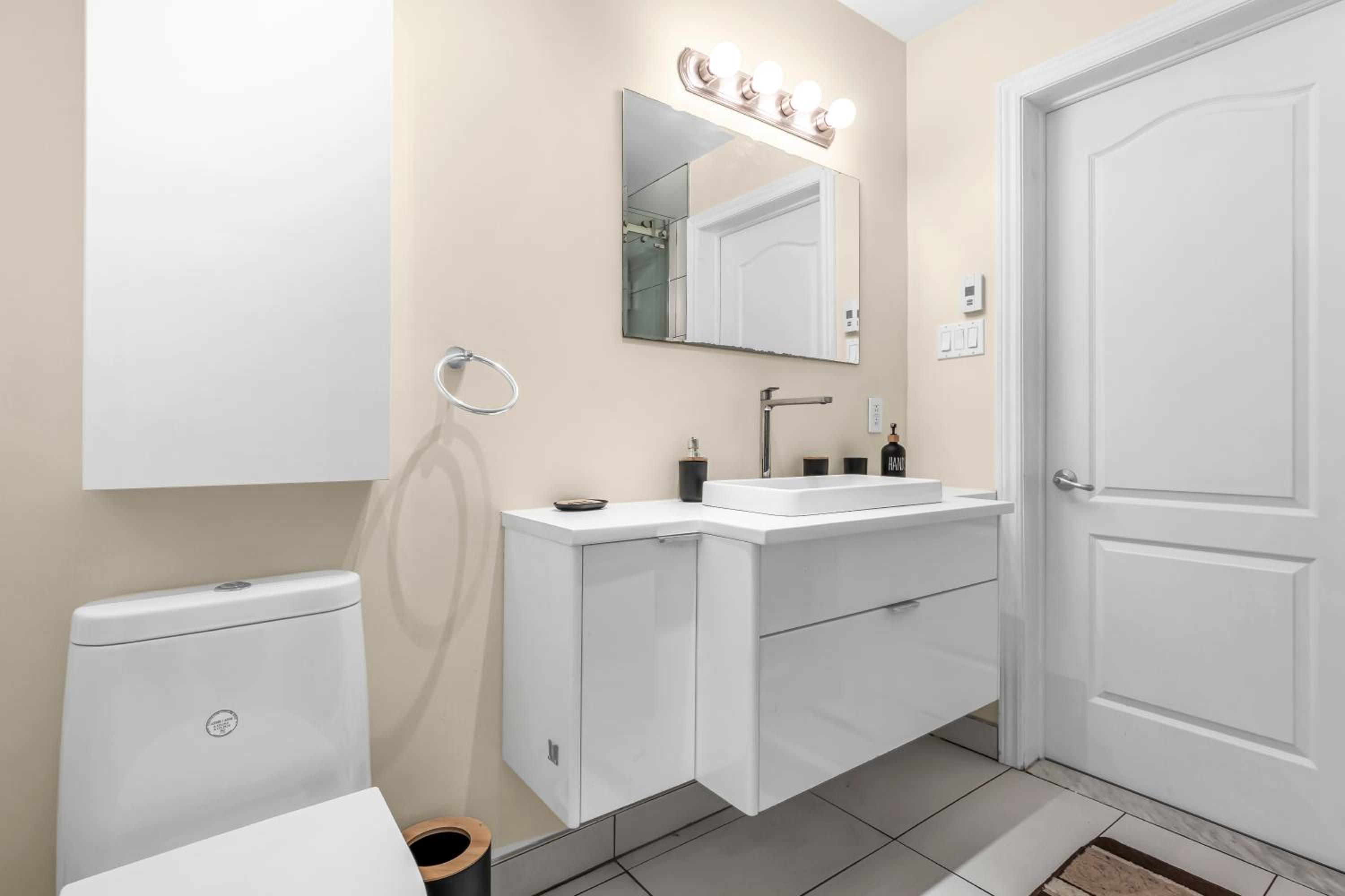 DUPLEX FOR GROUP STAY_MONT-ROYAL