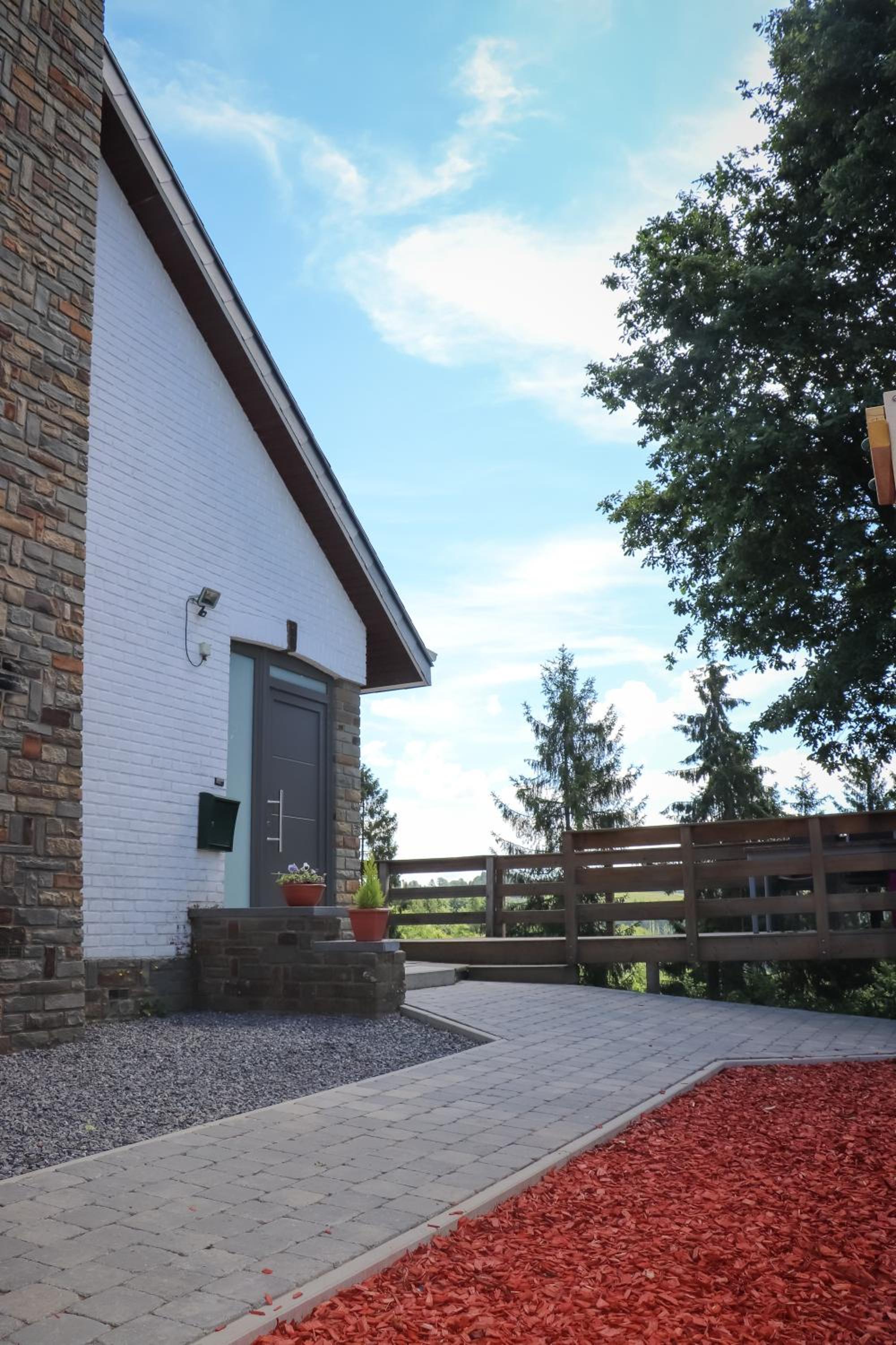 Vue sur la Vallée - Family holiday home in Malmedy with private pool