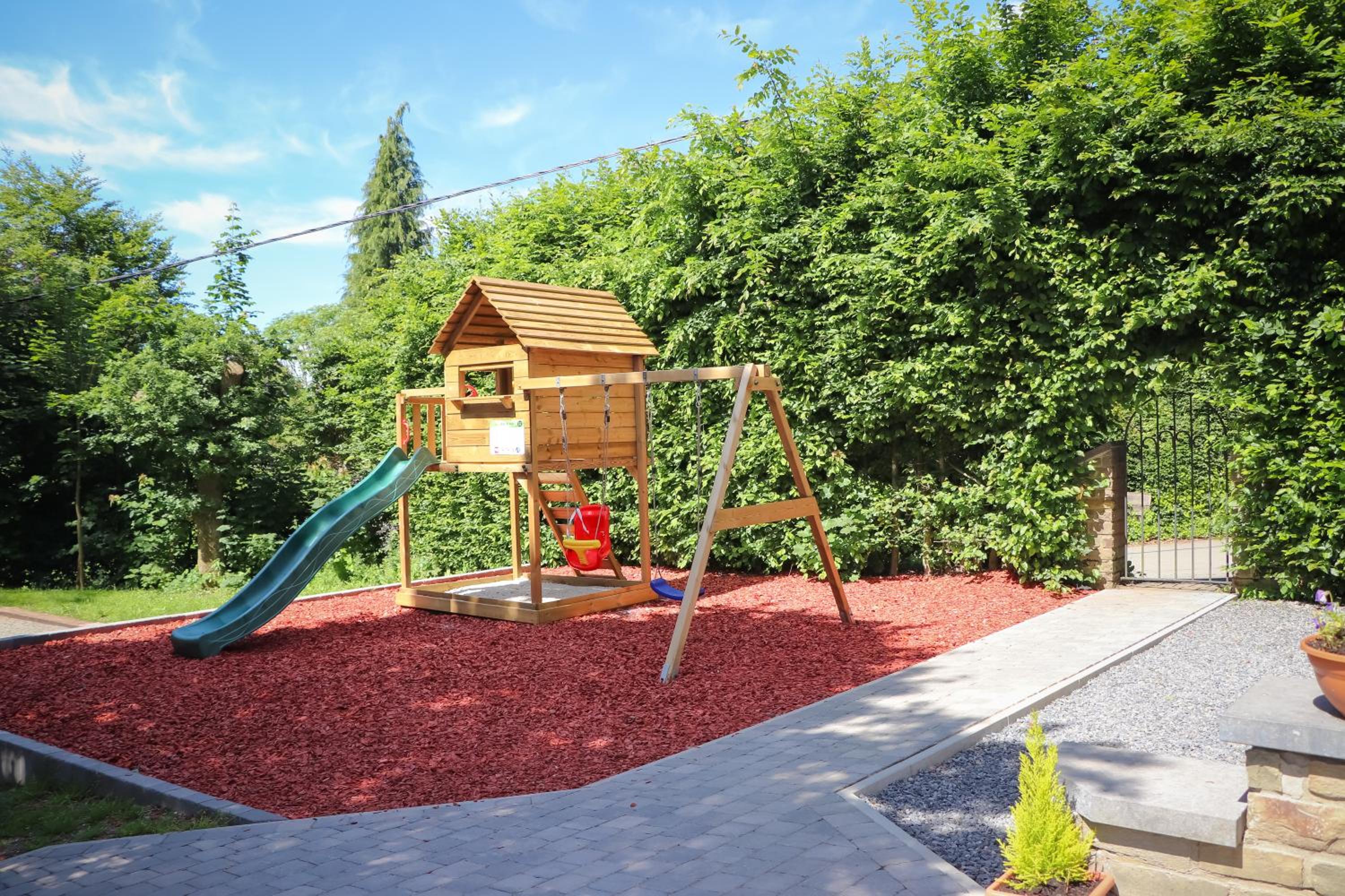 Vue sur la Vallée - Family holiday home in Malmedy with private pool