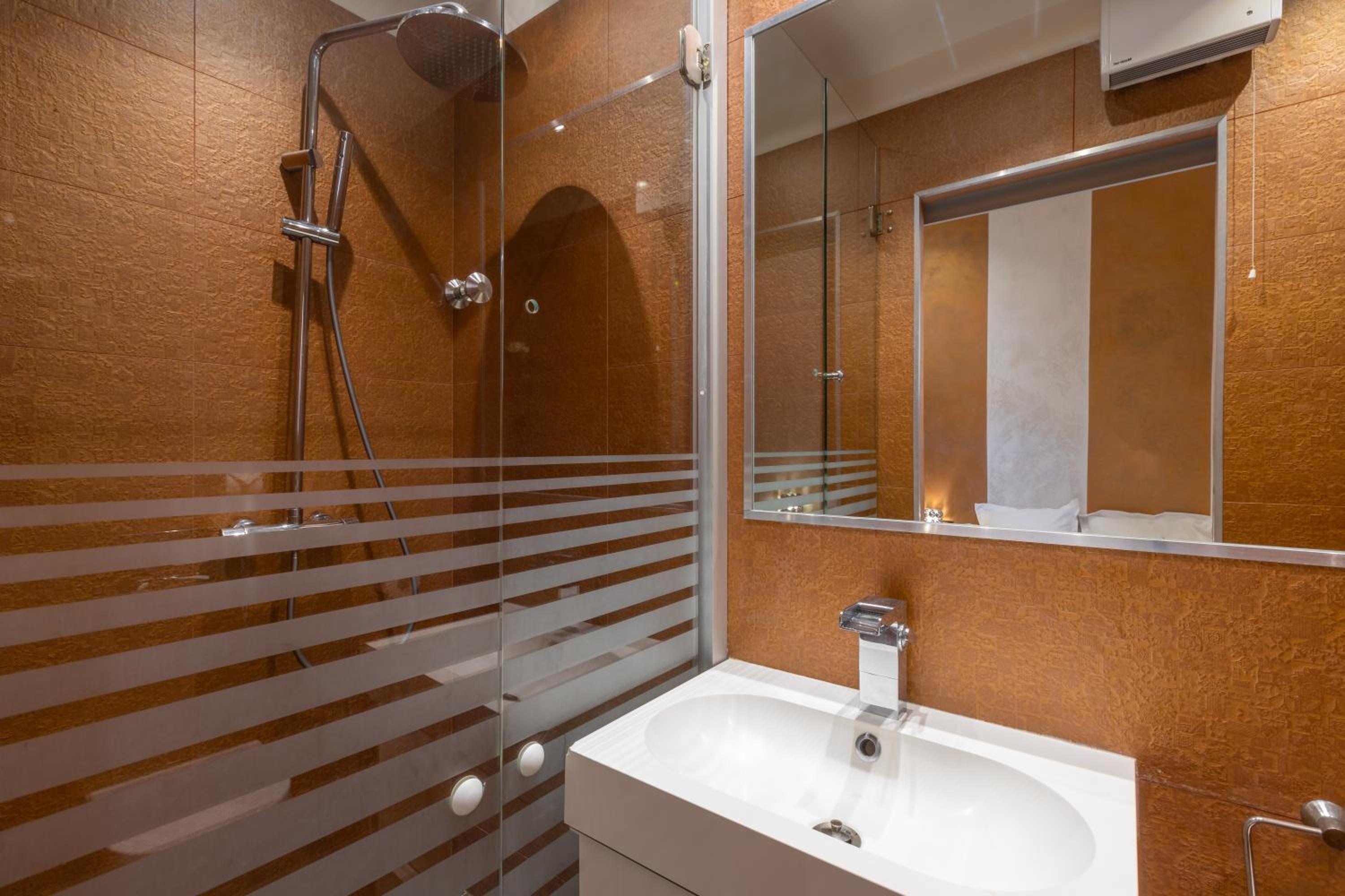 Residence du Louvre - Apartments - Prime location Palais & Croisette - Luxury Stay by LRA Cannes