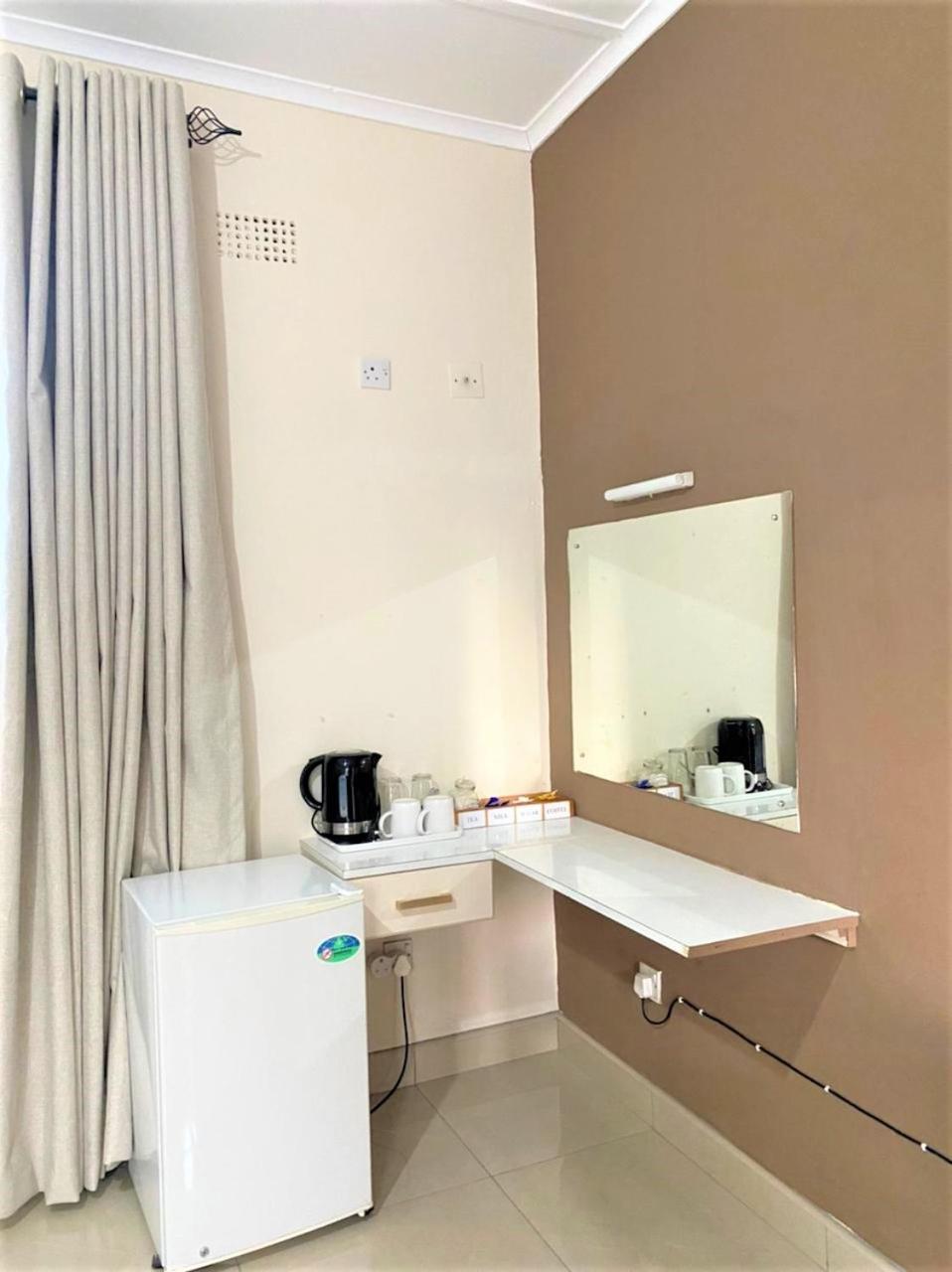 Luxurious suite with outdoor pool - 2171 view 3