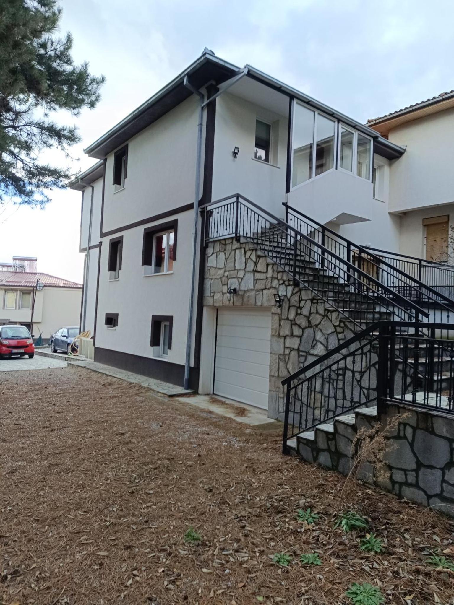 Villa Bacchus Upper Gate view 2