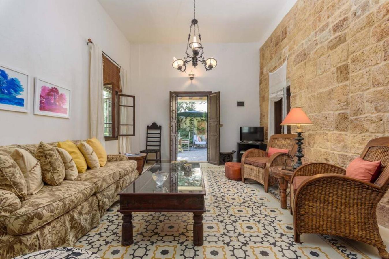 La Madrague 3 Bedroom Villa with Garden in Batroun view 5