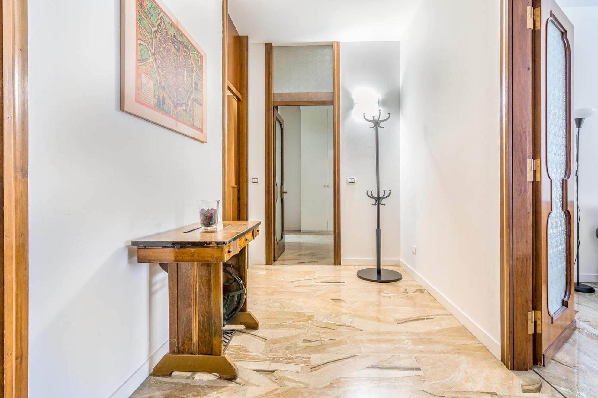 Milano - Brand New 4 PAX Life & The City Giulio Cesare 5