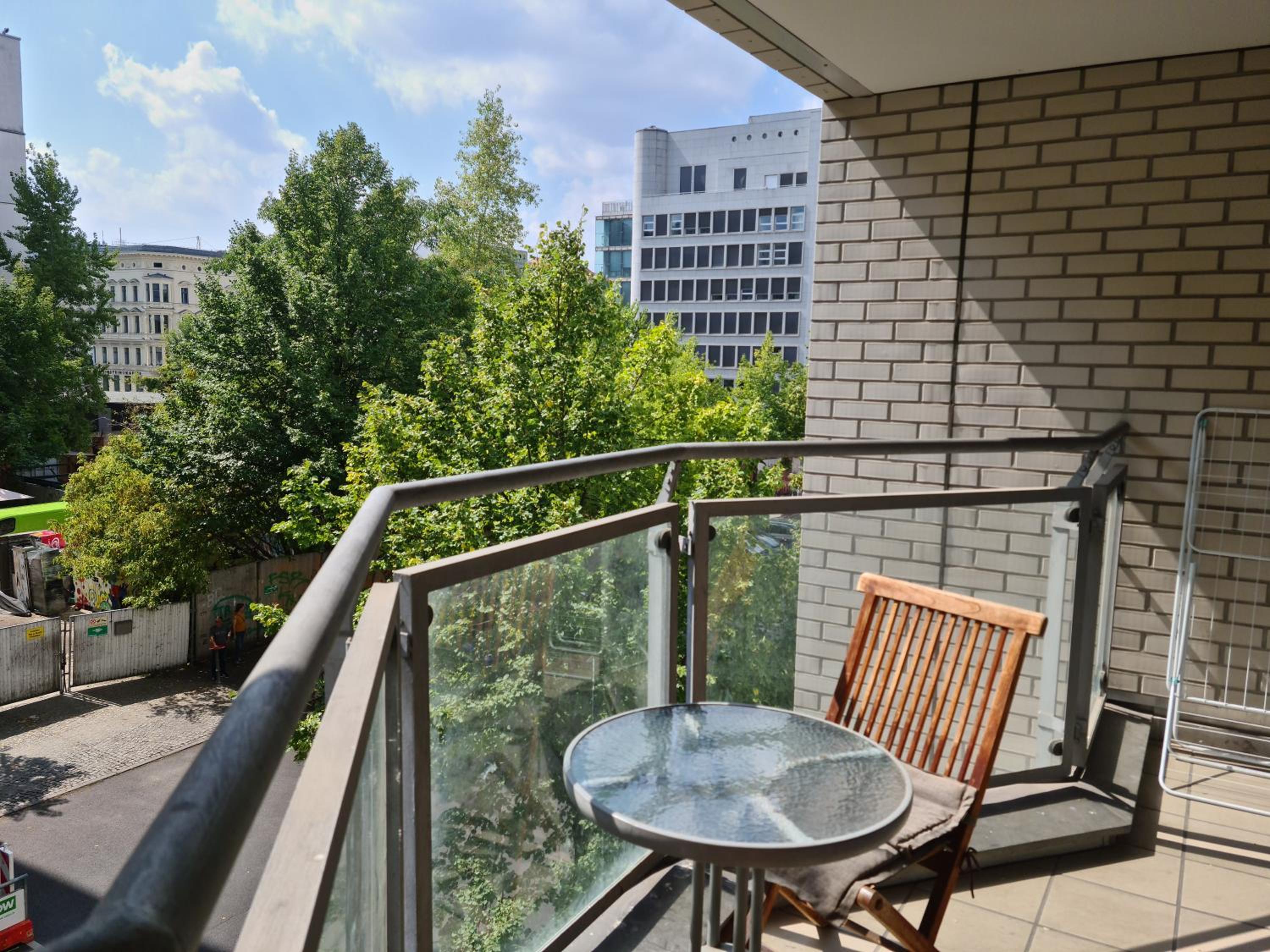 TopDomizil Apartments Checkpoint Plaza