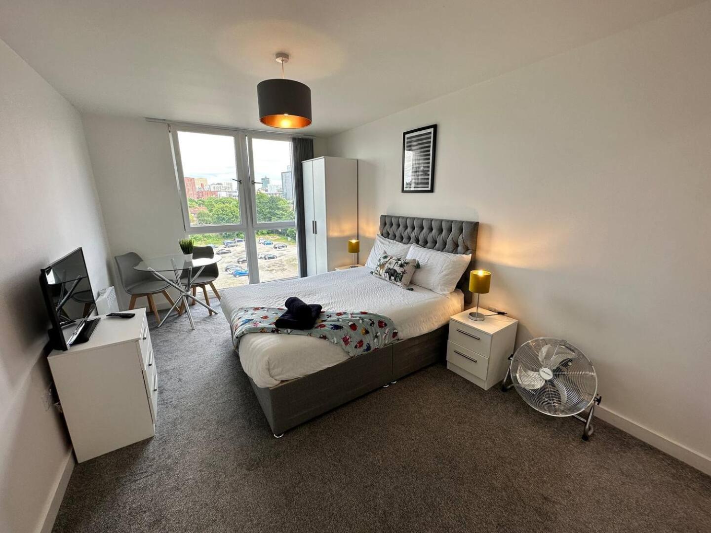 Adelphi Wharf Apartments by Beehosting
