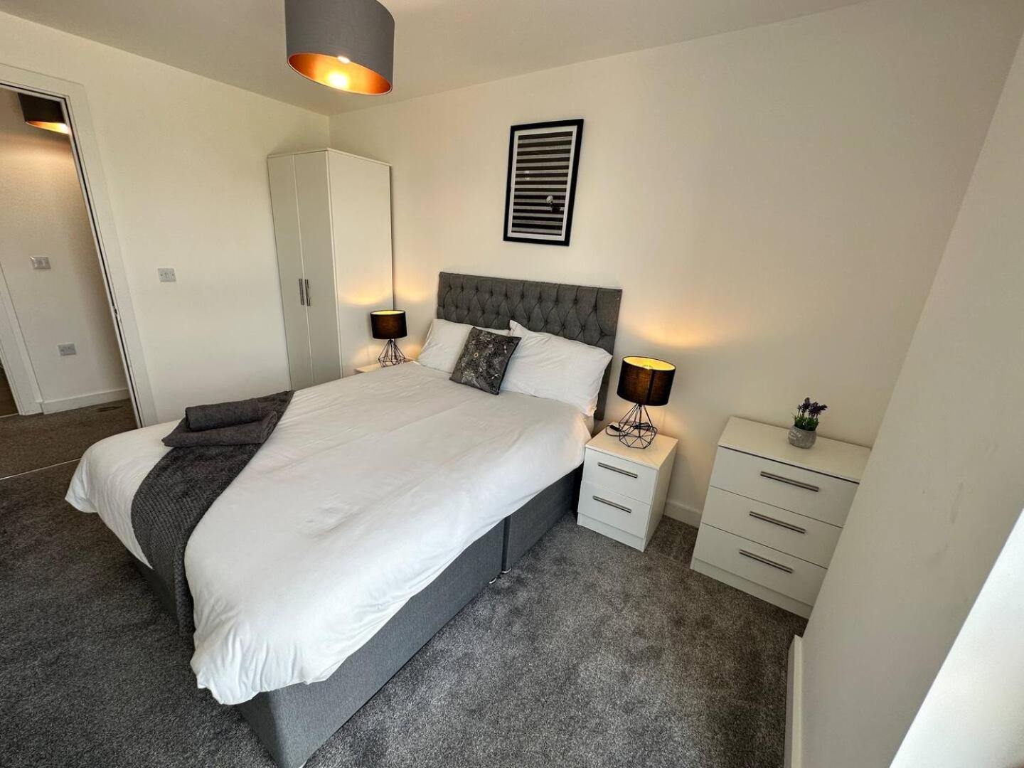 Adelphi Wharf Apartments by Beehosting