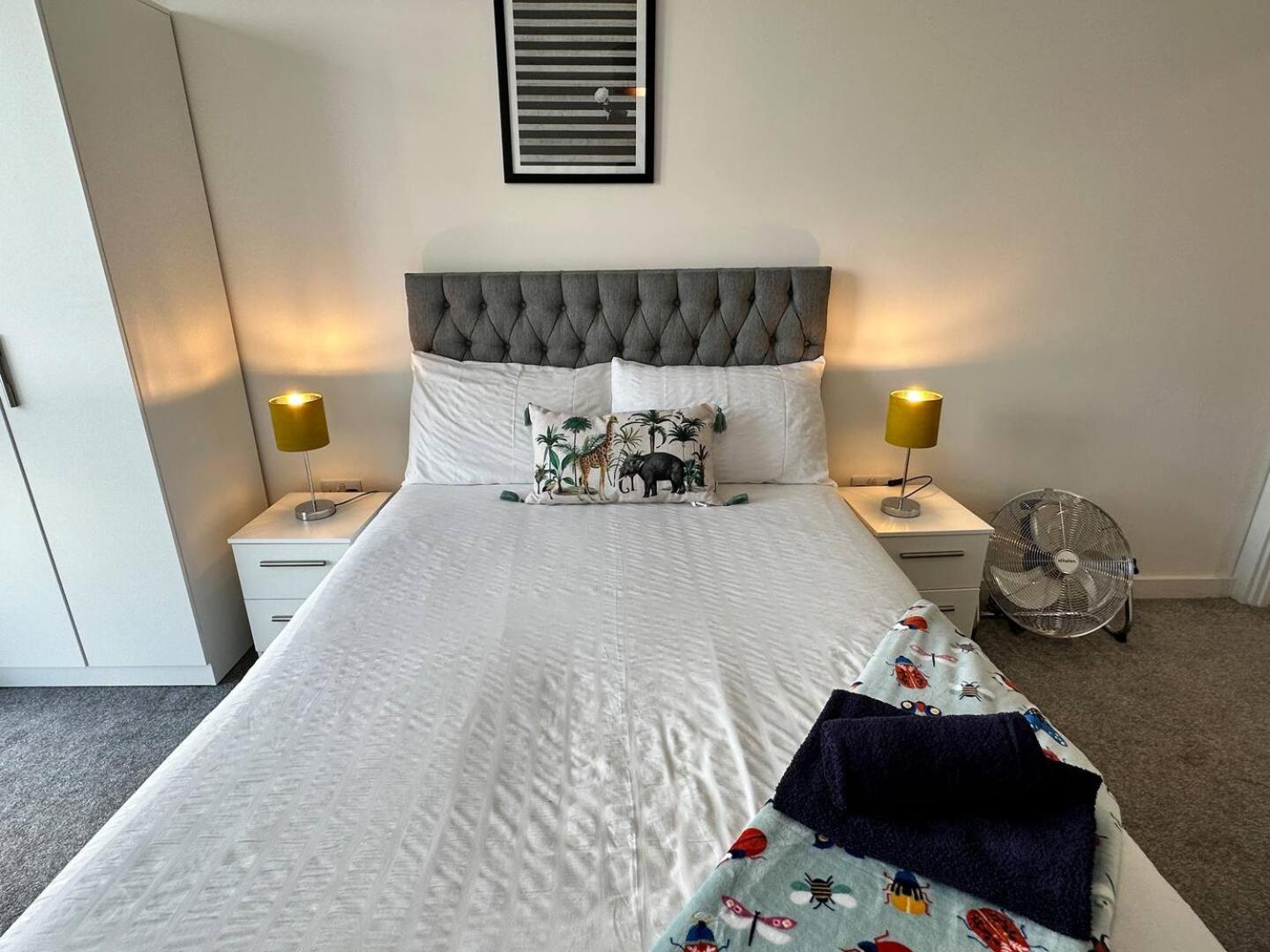 Adelphi Wharf Apartments by Beehosting