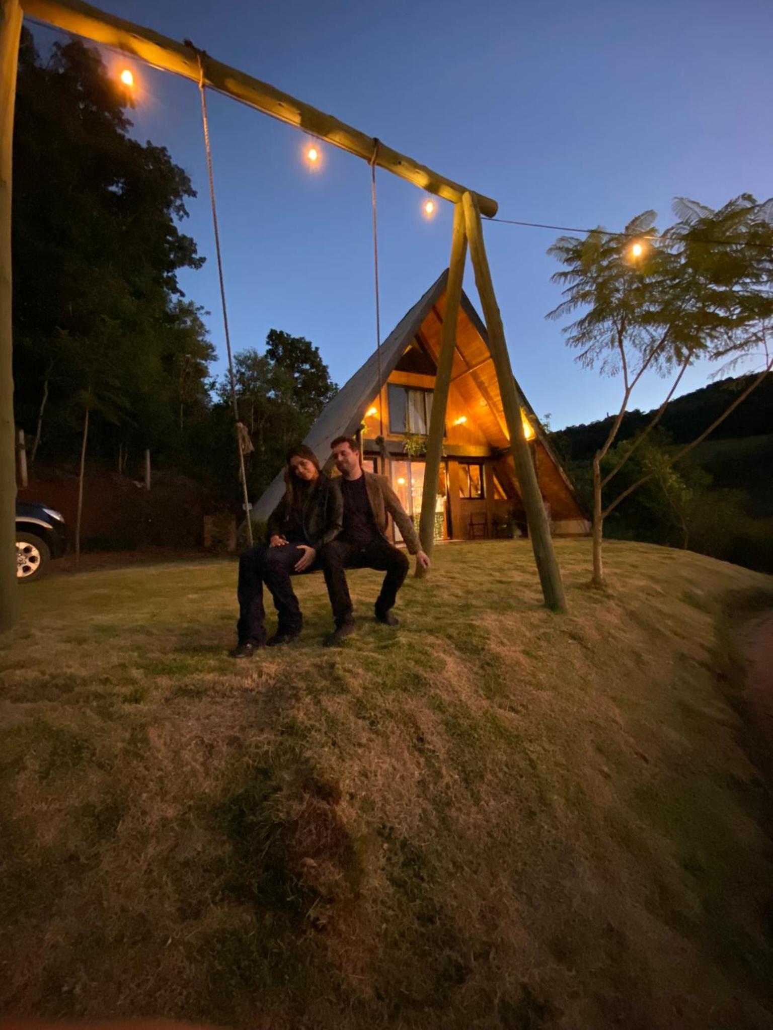 Rancho Exílio do Poeta - Chalé com Banheira, fogão à Lenha e balanço gigante!