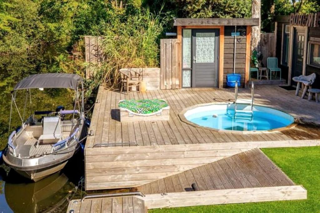 Bohemian included boat supboards and pool 5 minutes by boat from parking to the bohemien view 4