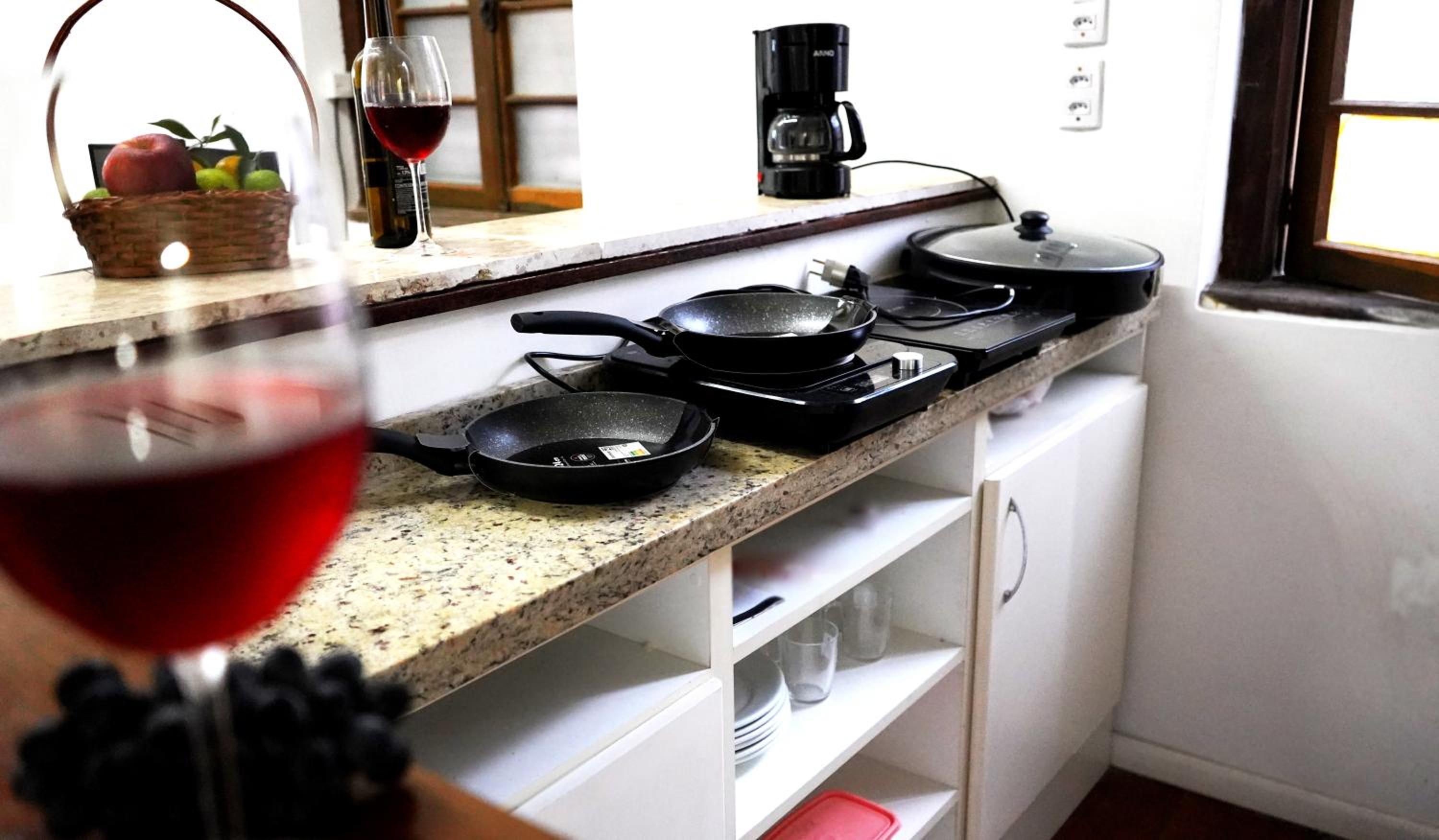 Casa antiga, linda ótima localização prox ao shopping