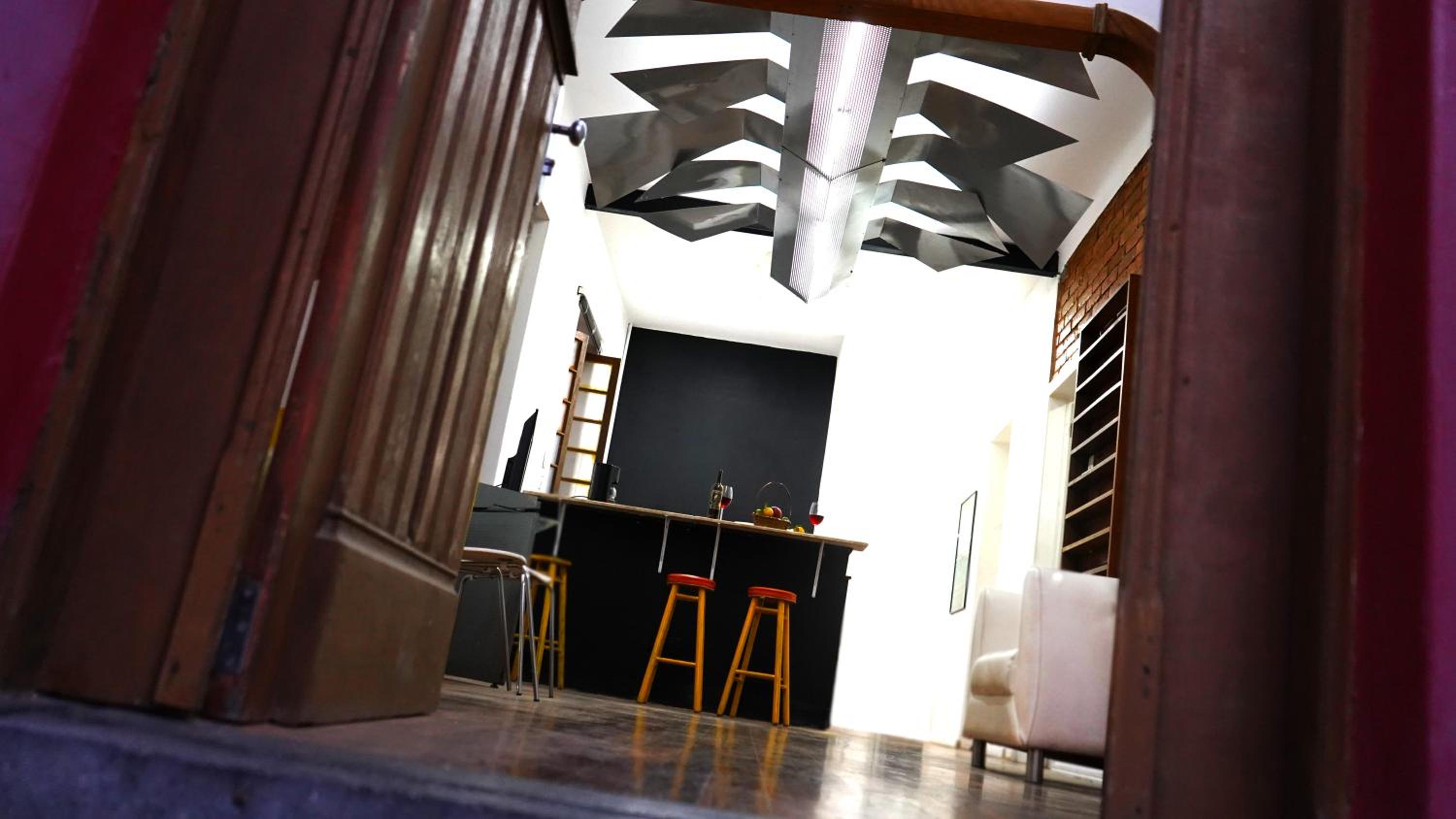 Casa antiga, linda ótima localização prox ao shopping