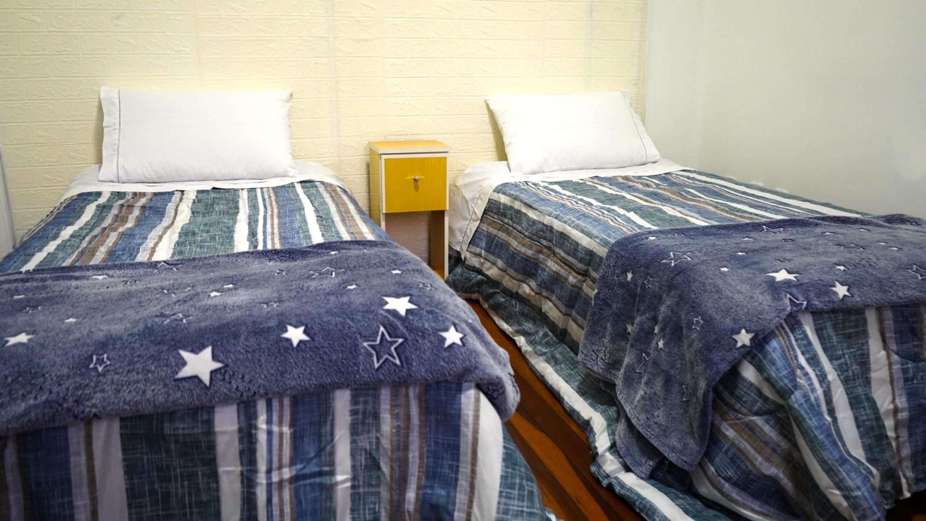 Casa antiga, linda ótima localização prox ao shopping