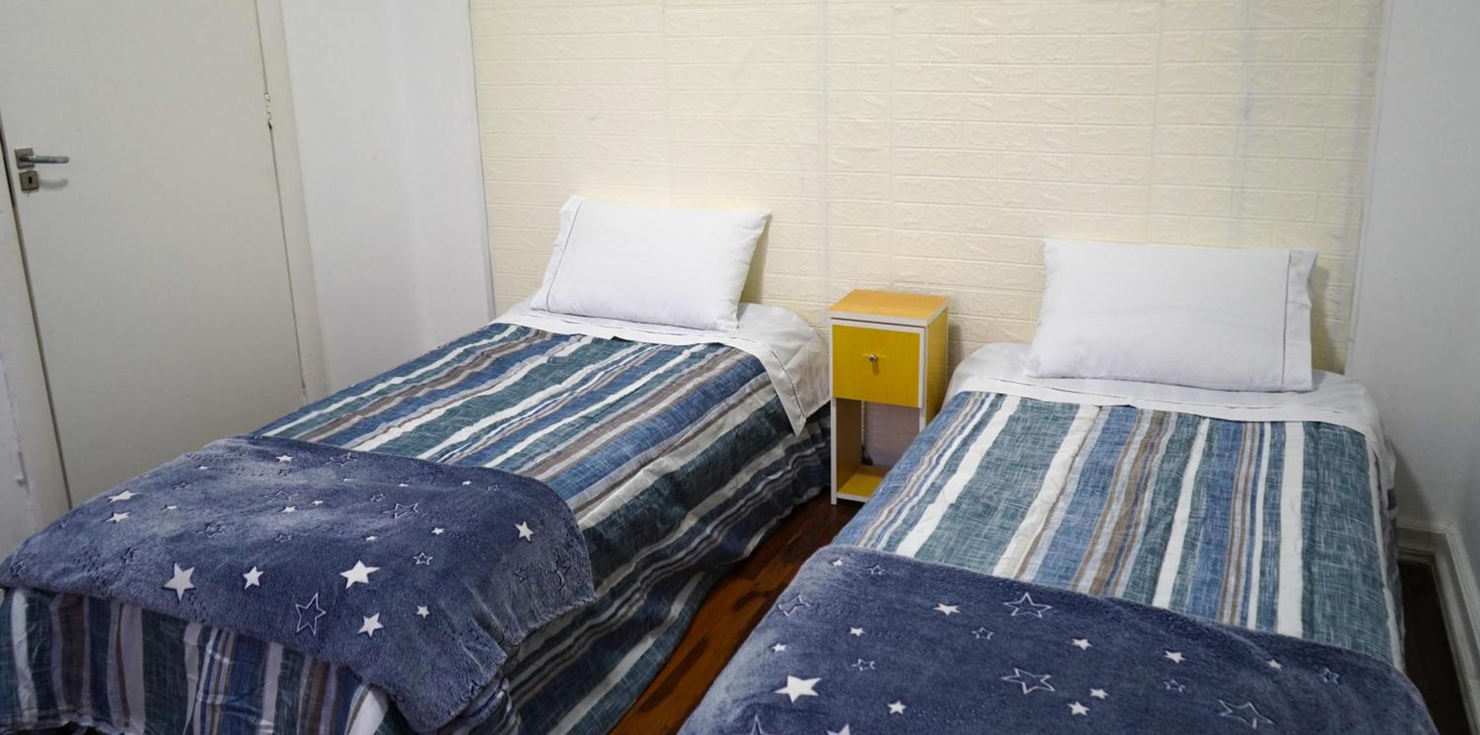 Casa antiga, linda ótima localização prox ao shopping