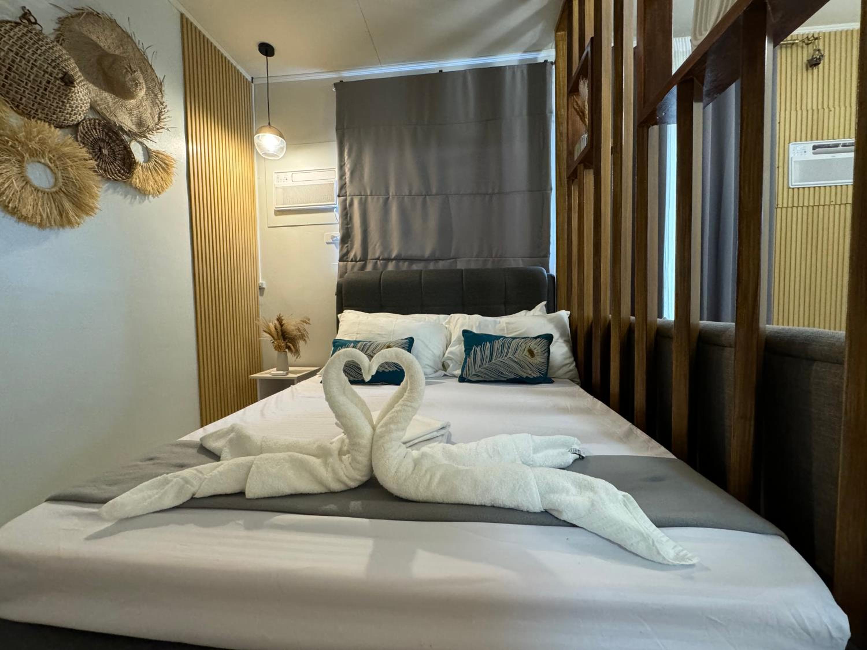 1 Bedroom Suite Condo with Balcony, Swimming Pool and Gym view 5