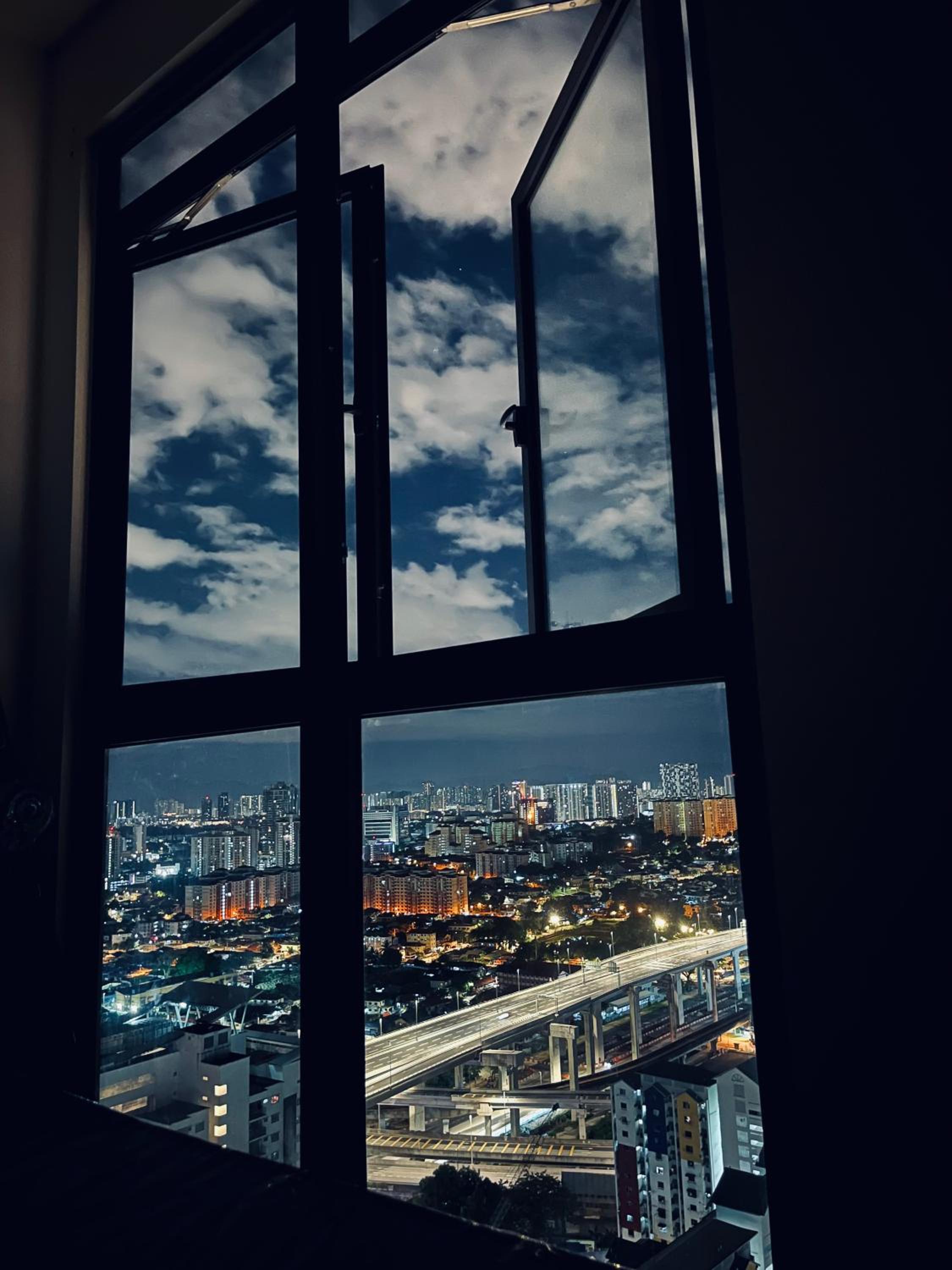 NEU Suites Cozy Minimalist#KLCC#2BR#Relax#Netflix