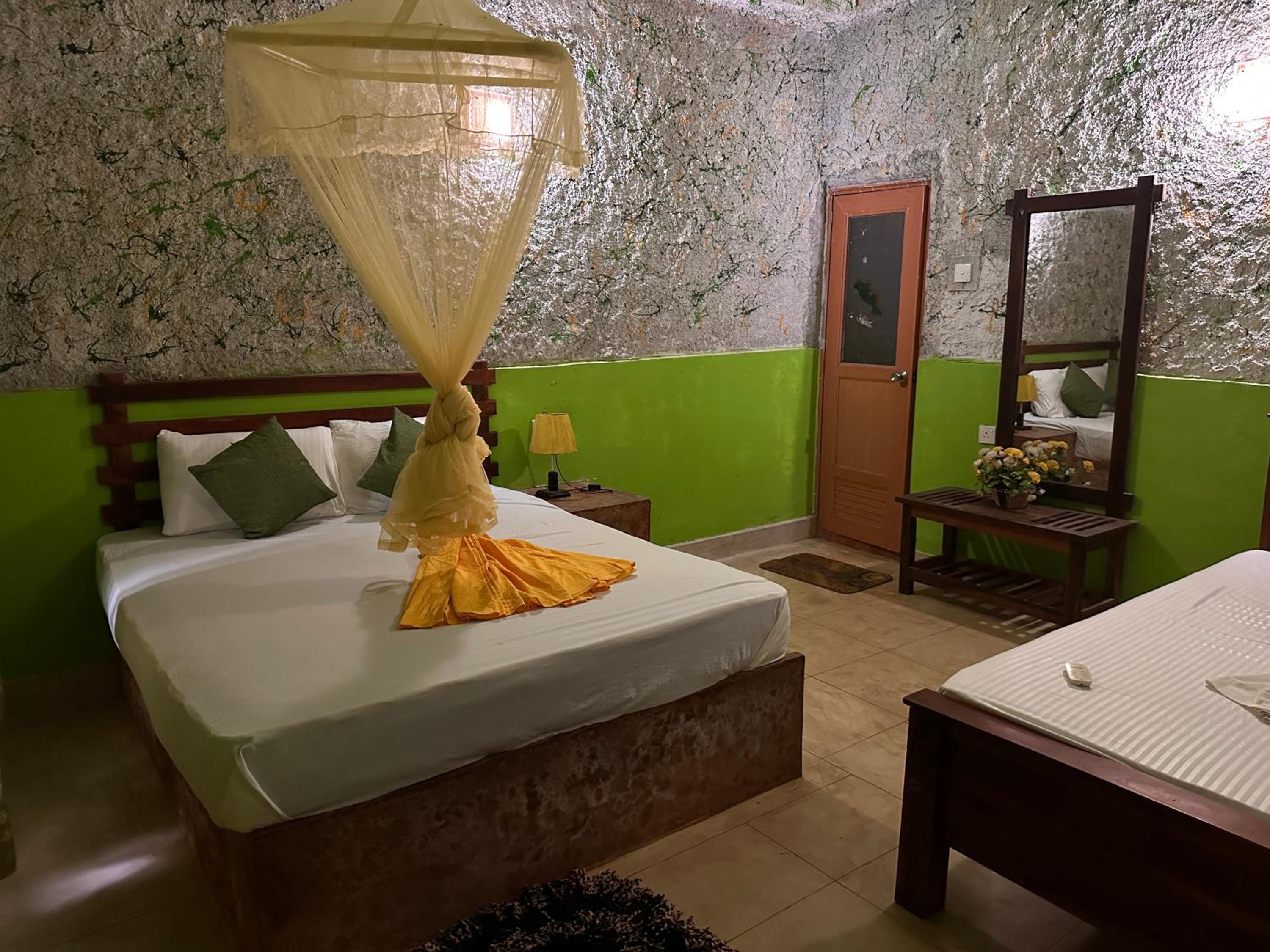 Sigiriya Vee Guest