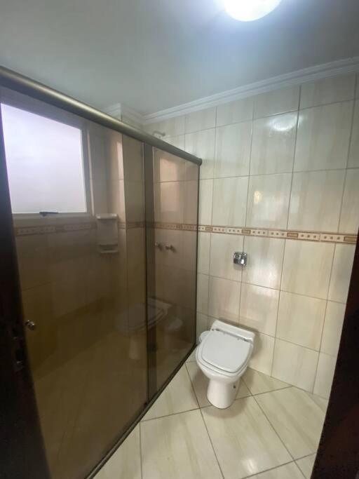 Sobrado espaçoso em Santa felicidade