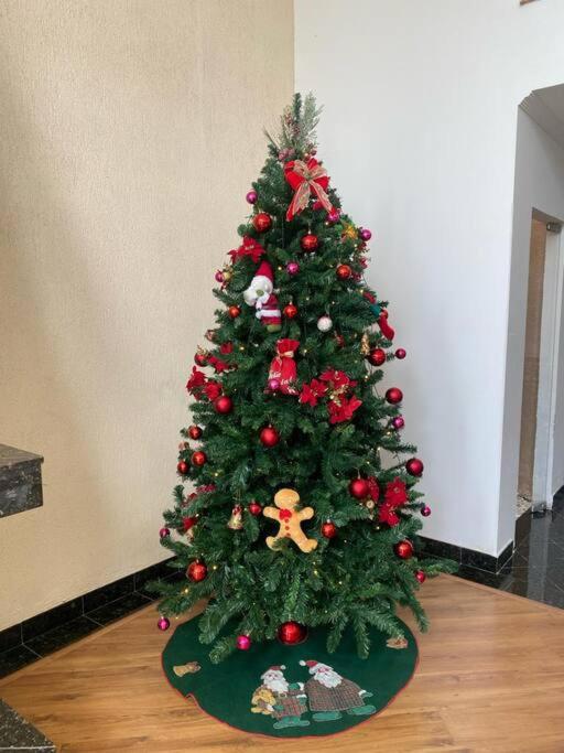Sobrado espaçoso em Santa felicidade