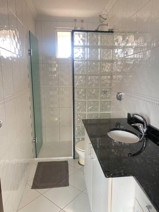 Sobrado espaçoso em Santa felicidade
