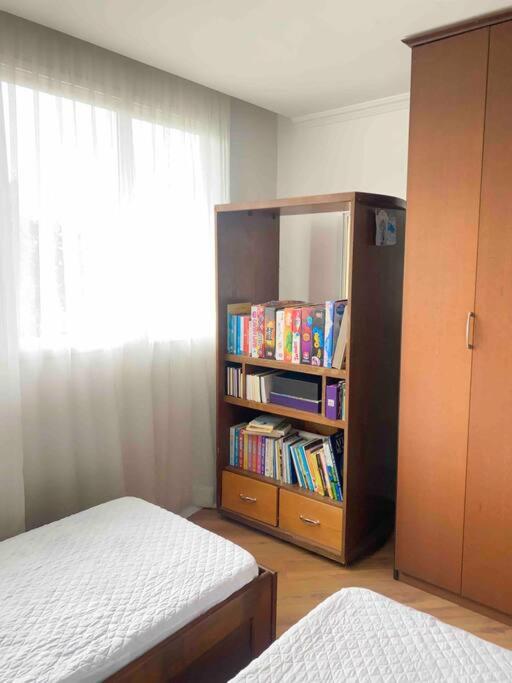 Sobrado espaçoso em Santa felicidade