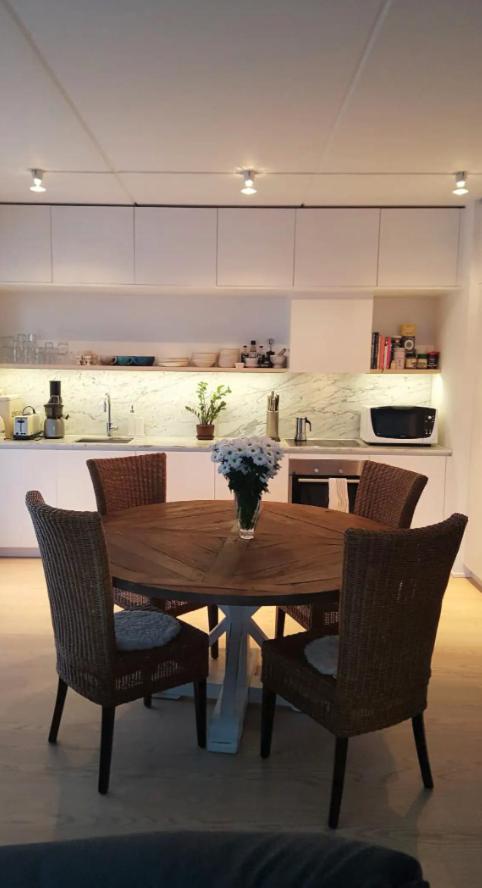 Shared Modern apartment with pets by the waterfront view 3