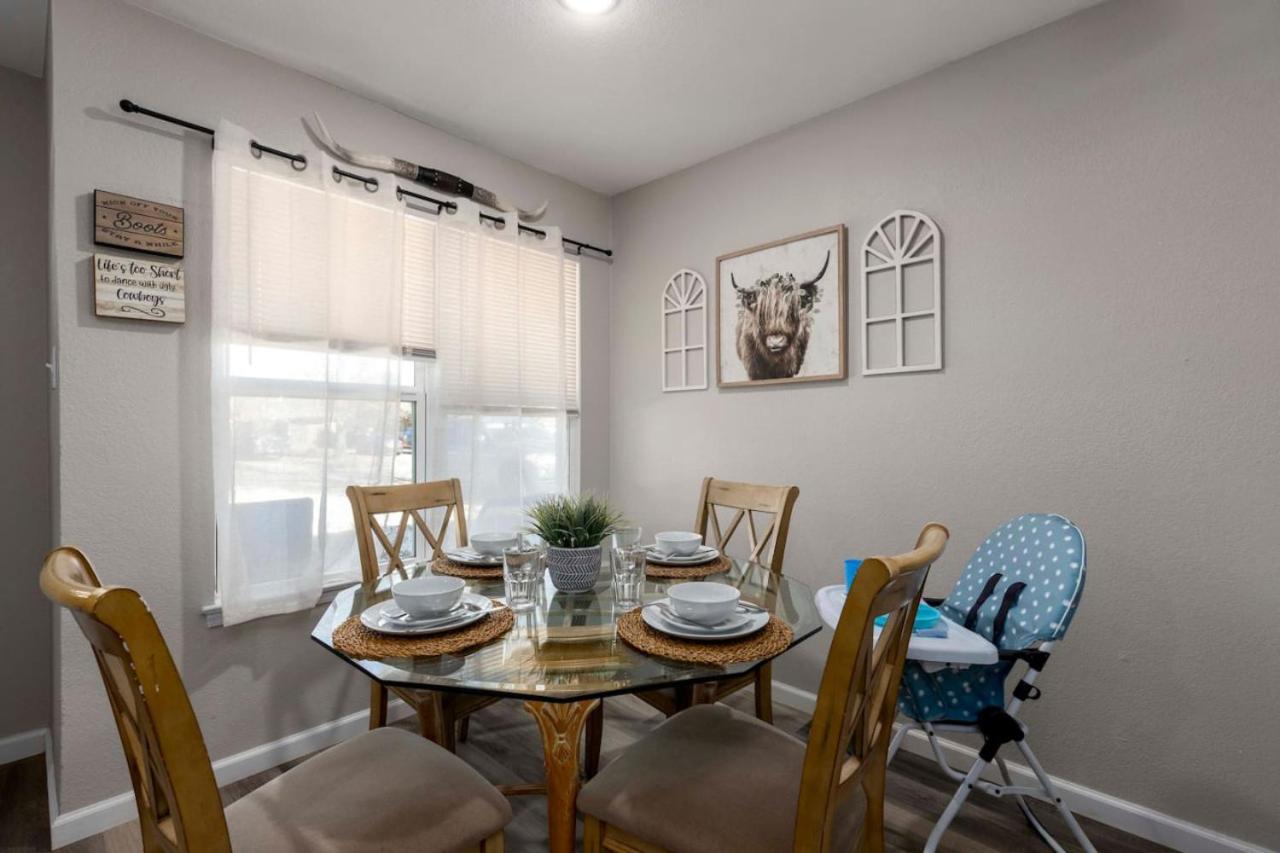 Lux Modern Getaway with ATT Stadium Views and King Bed