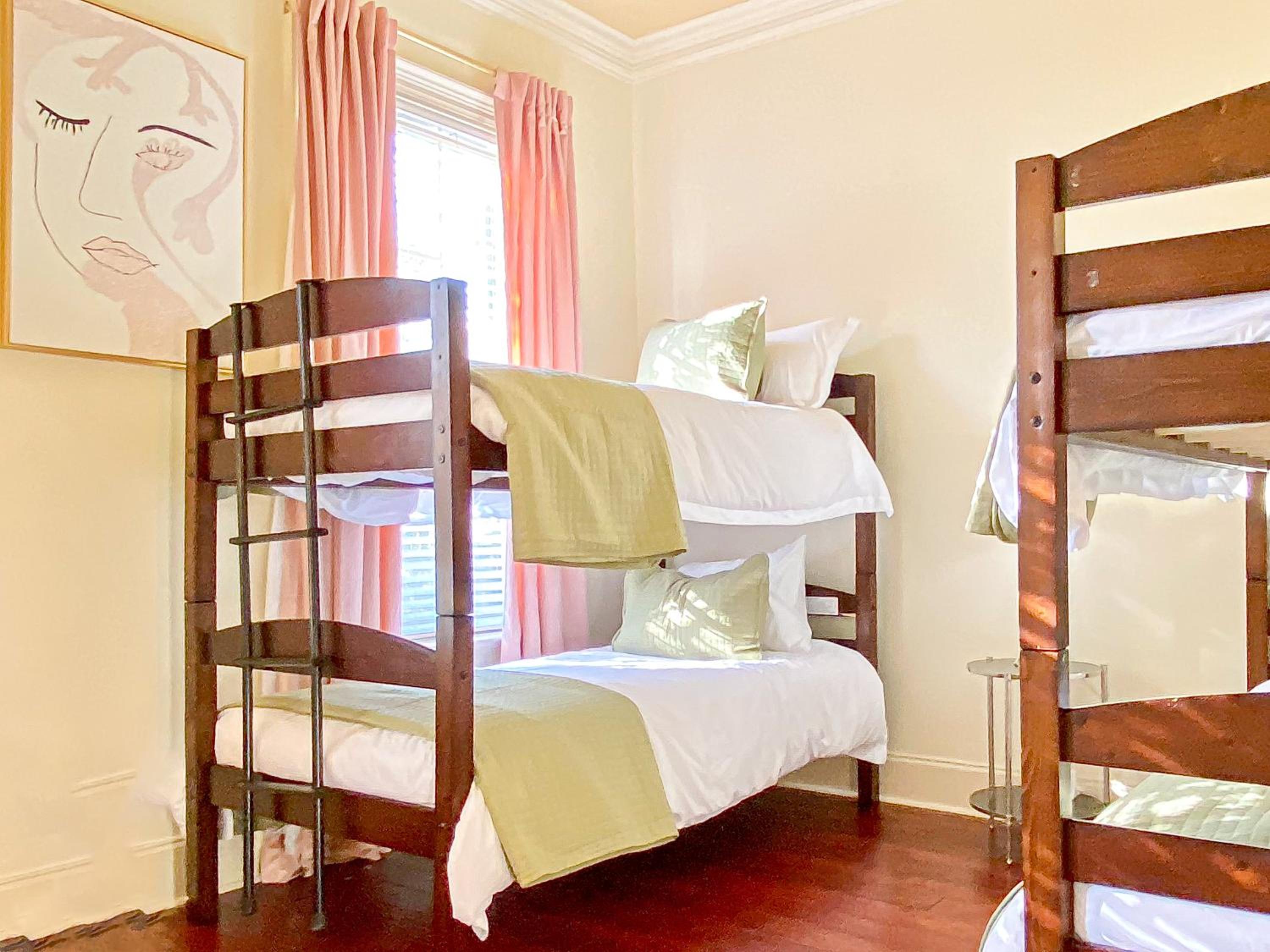 Downtown Mobile, AL 2 Bedroom Townhome - Walk to Everything! view 3