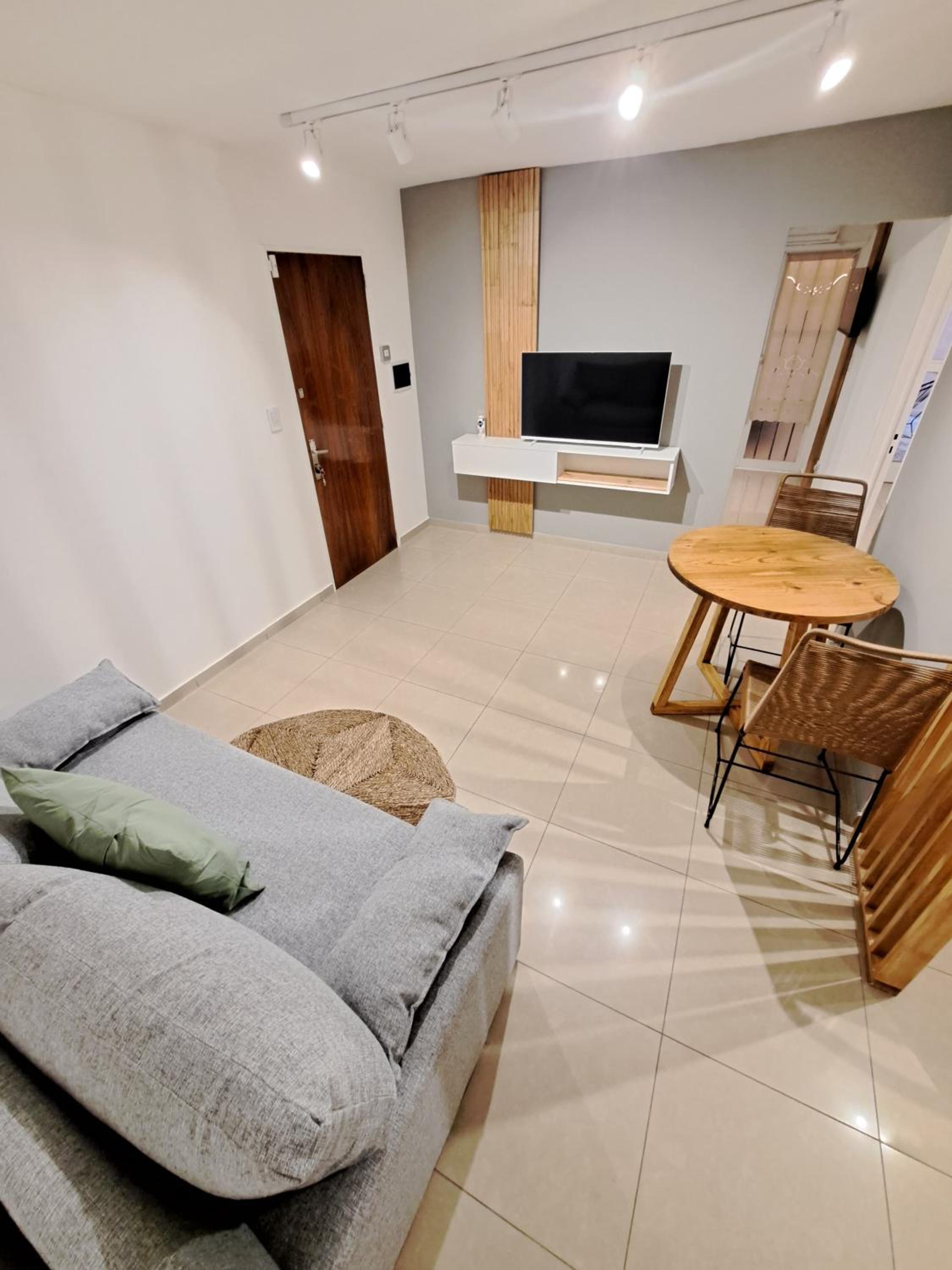 Departamento de categoria totalmente equipado zona plaza Colon Cañada