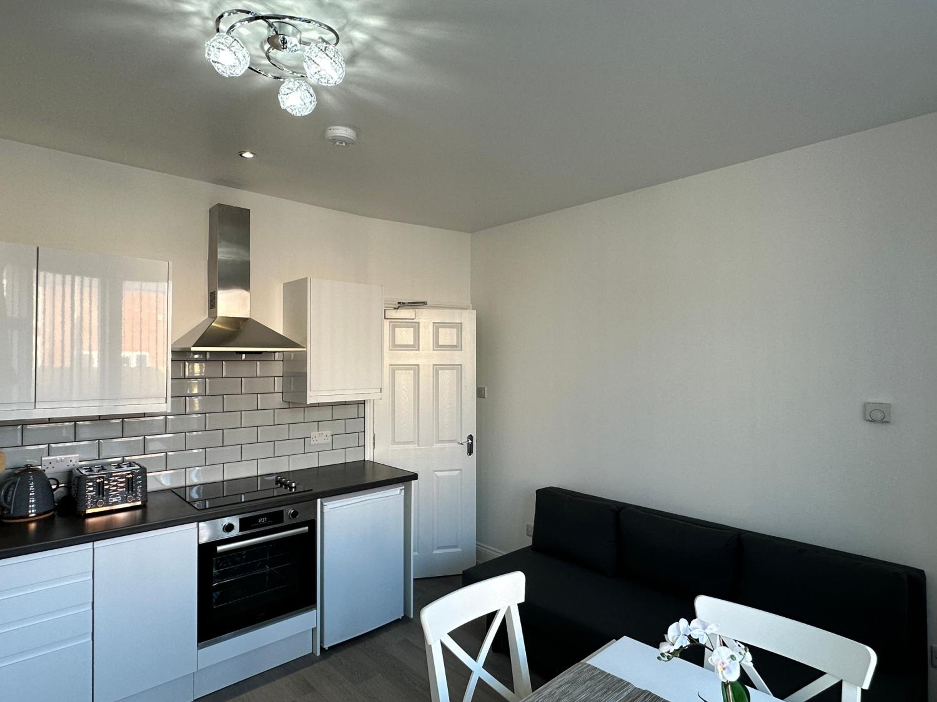 Granada Apartments Holmfield Rd