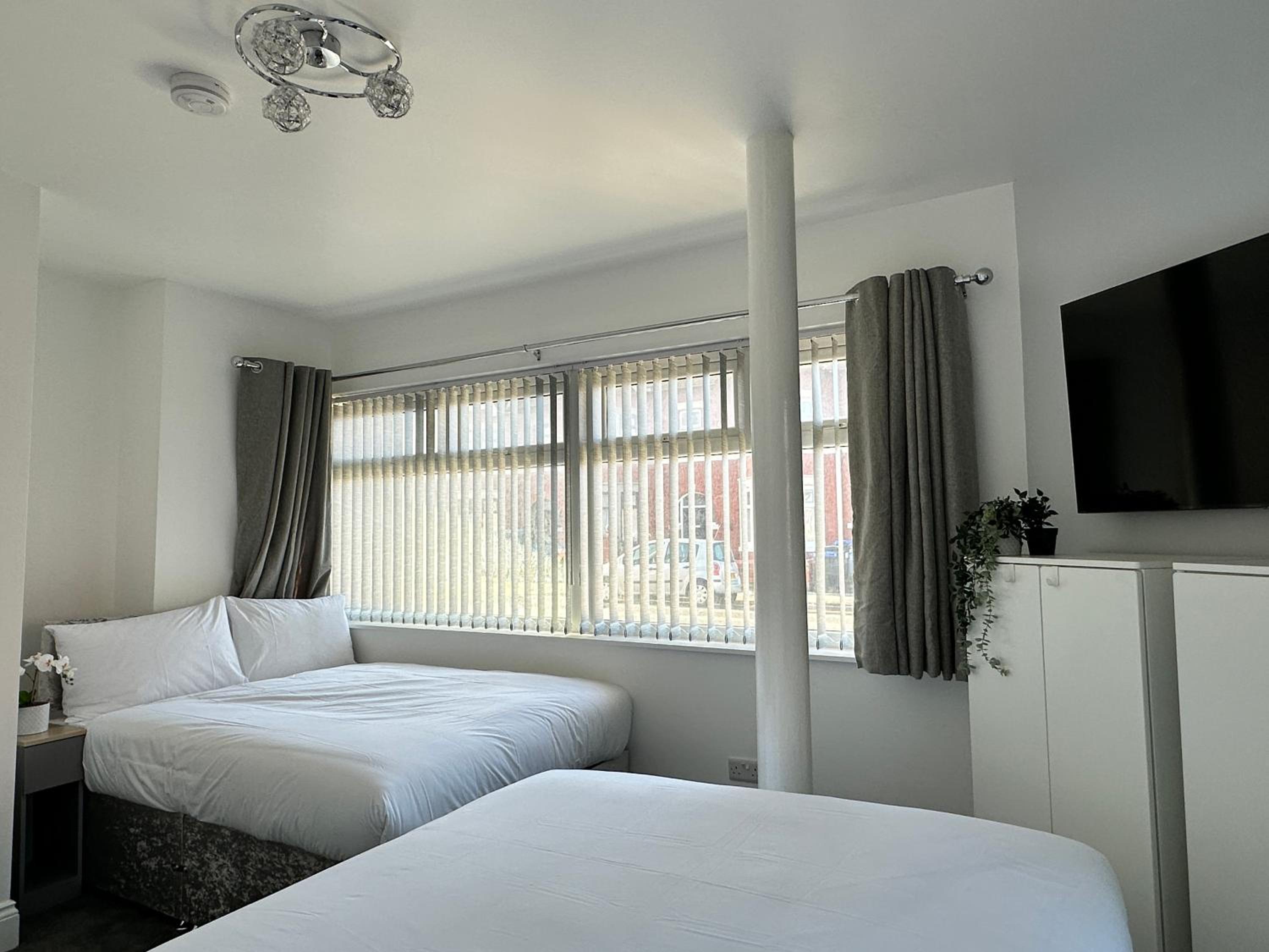 Granada Apartments Holmfield Rd